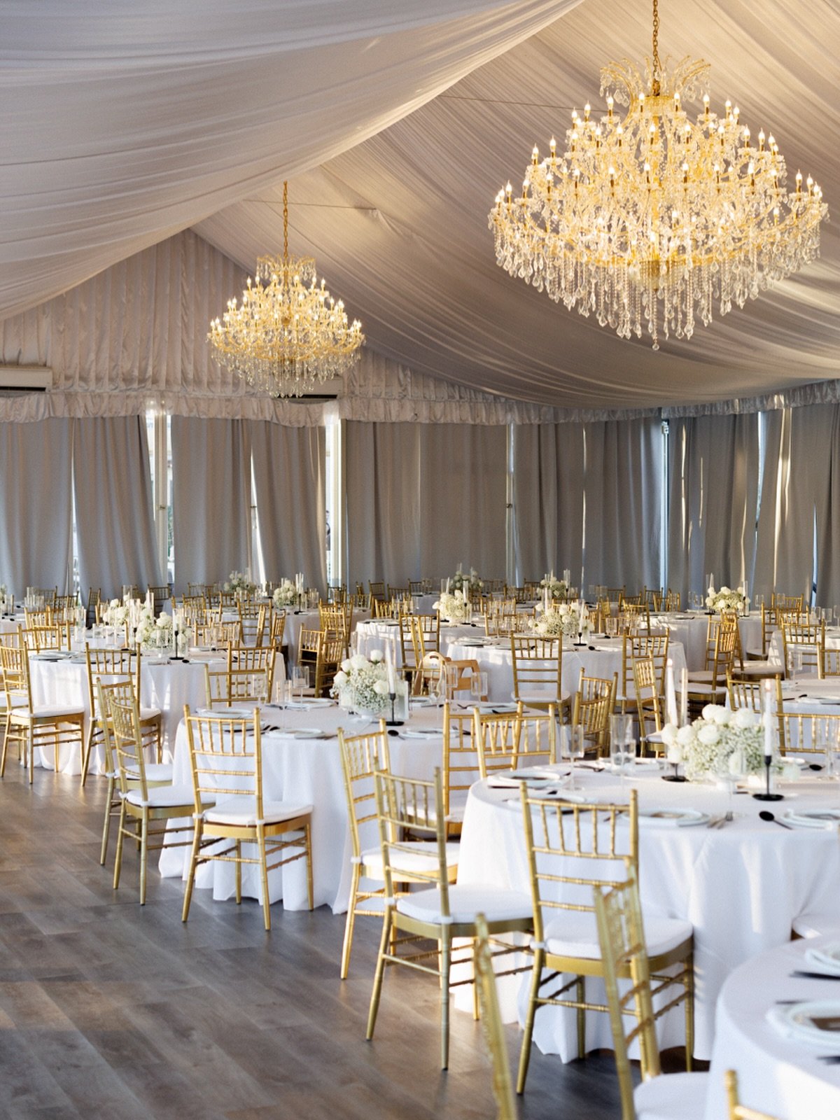 Every detail matters - from the lighting above to the tables your guests gather around 🤍

Inquire now for 2026 weddings ✨

@lakeviewestatesandwinery 
@gritsanphotography 
@whiteblossomrentals 
@tsymbal.weddings 
@annaraduflowers 
@dj_bksounds 
@elen