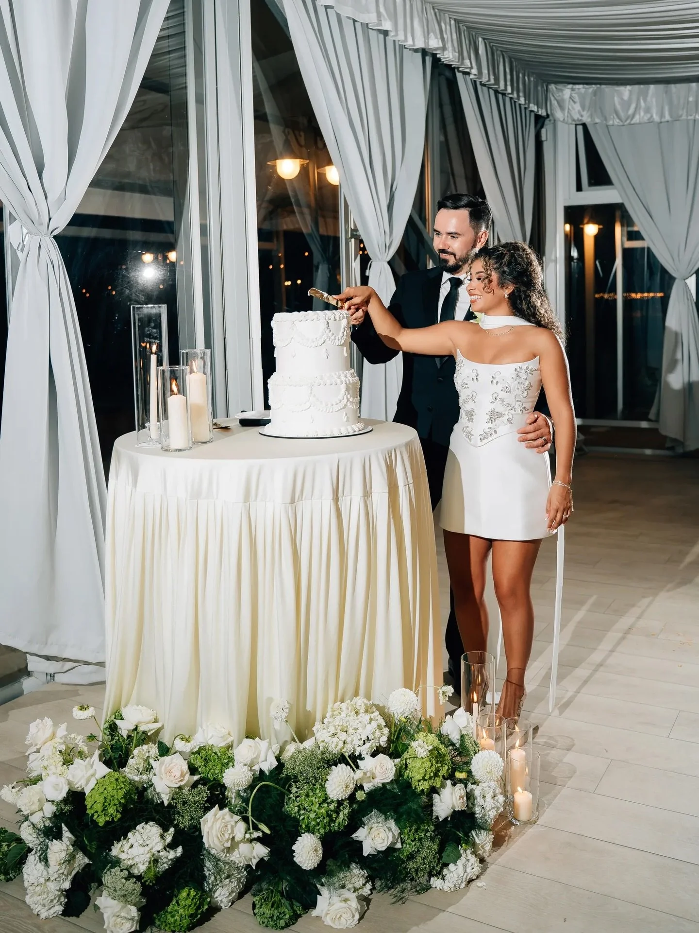 So thankful for every couple, planner, and client who trusted us with their celebrations this year. Here&rsquo;s to more celebrations, love, and beautiful events in the year ahead! 🫶🏼

Venue: @lakeviewestatesandwinery
Coordinator: @honeybee.rentals