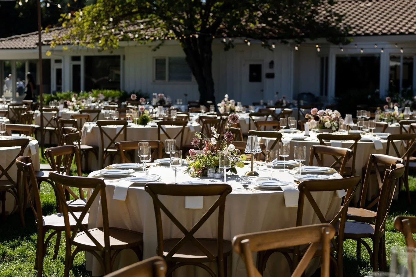 Designing spaces where guests linger a little longer 🤎 Loved bringing this autumn reception to life at @themapleswoodland 

@eugene.davidyukphoto 
@amidfilms 
@violette_fleurs 
@coordinatedbylove 
@valentinas_cakes
@andrei_hurzhyi 
@crossroadsliveba