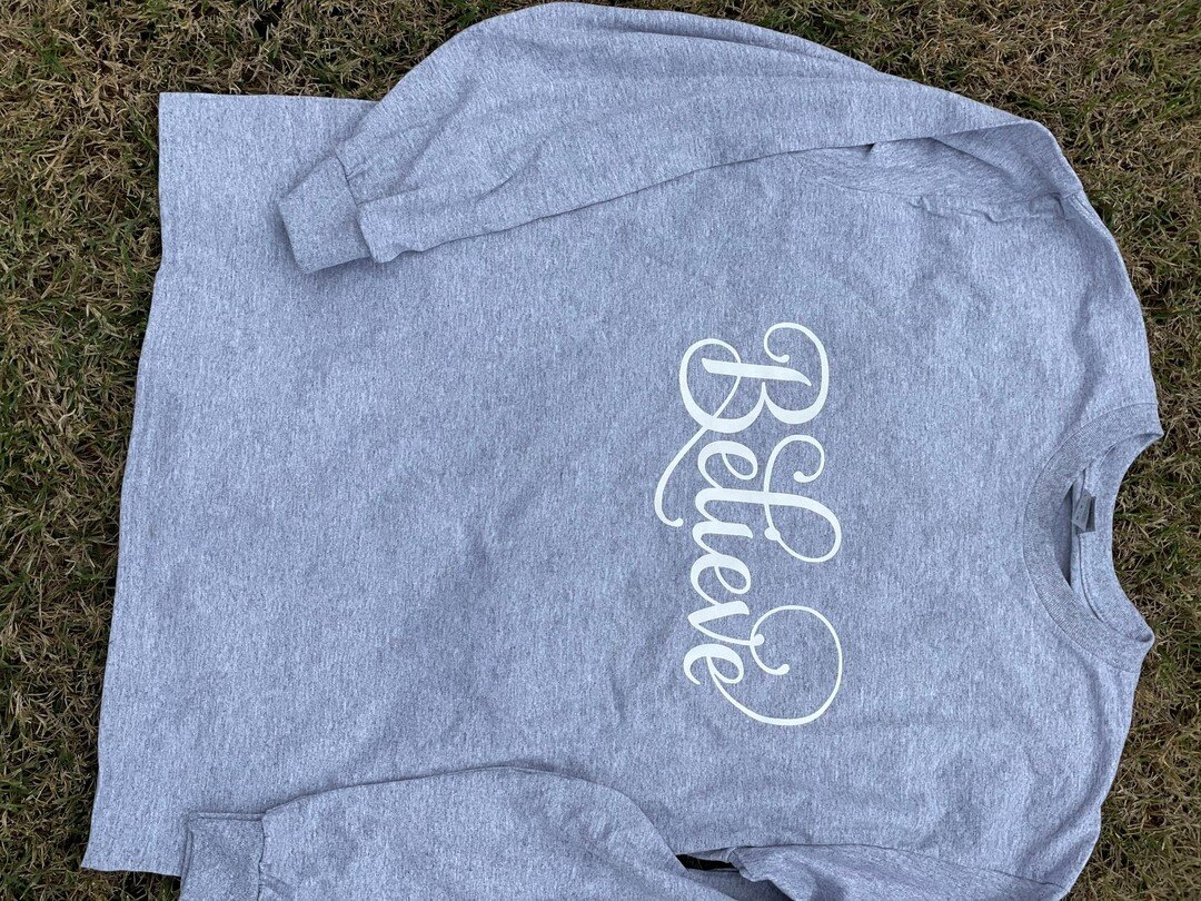 📢🗣Vendor ShoutOut!! 🗣📢

@double_m_designs2021 
Double M Designs 

We are a local small business. We customize shirts,cups, bags etc. We are able to make any item unique for your special day!
