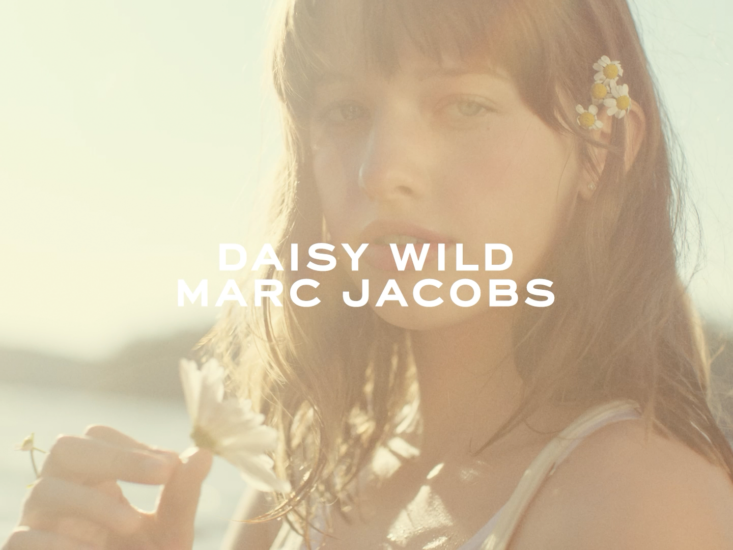 MarcJacobs-DaisyWild-02.png