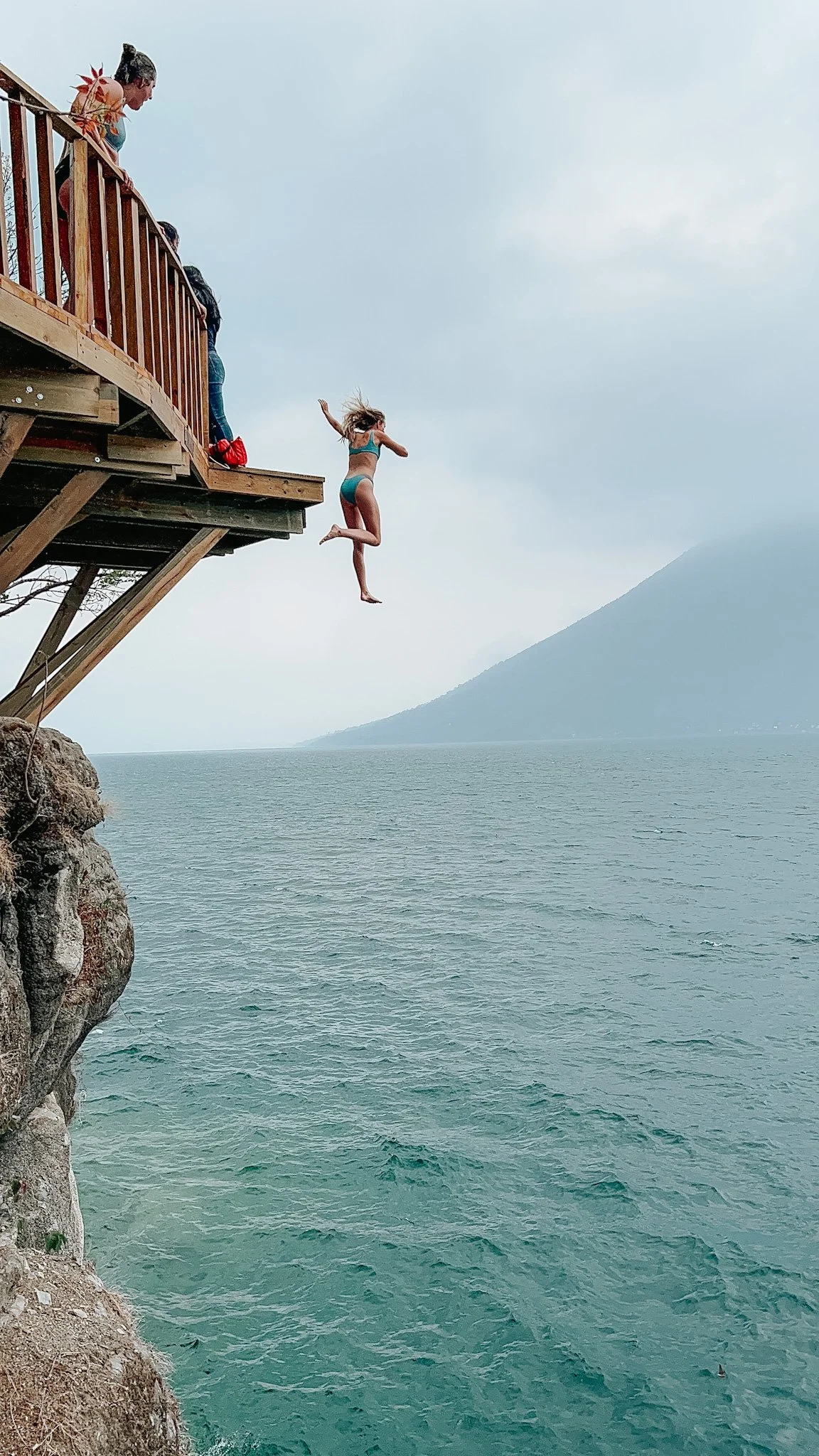cliff jumping in Cerro Tzankujil in San Marcos