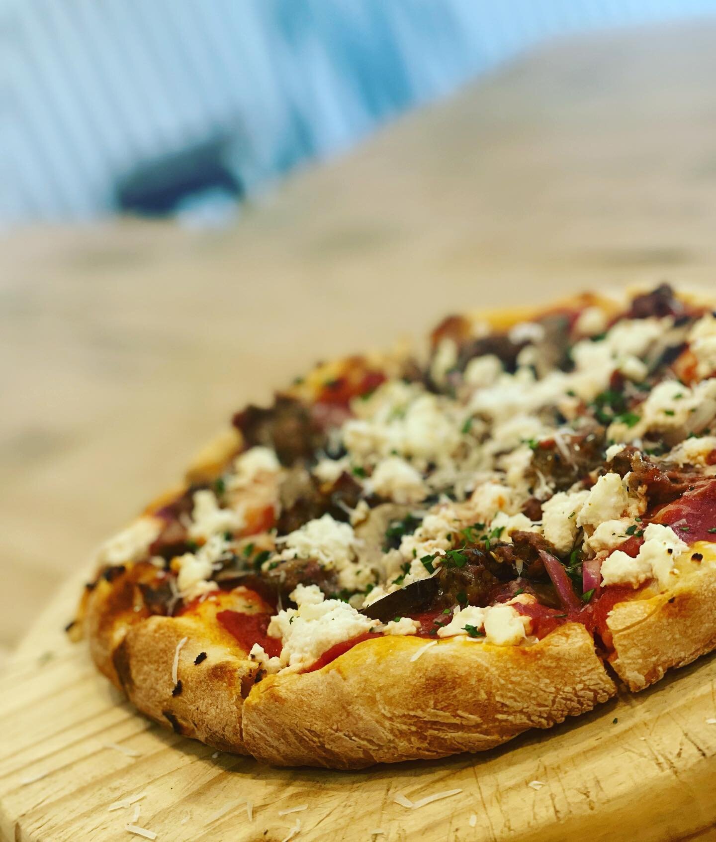 Sue 

@wagner_market Sausage // Onion // Mushroom // Ricotta

.
.
.
#pizza #pizzeria #food #foodporn #foodie #parm #sausage #chef #cheflife #oshkosh #visitoshkosh