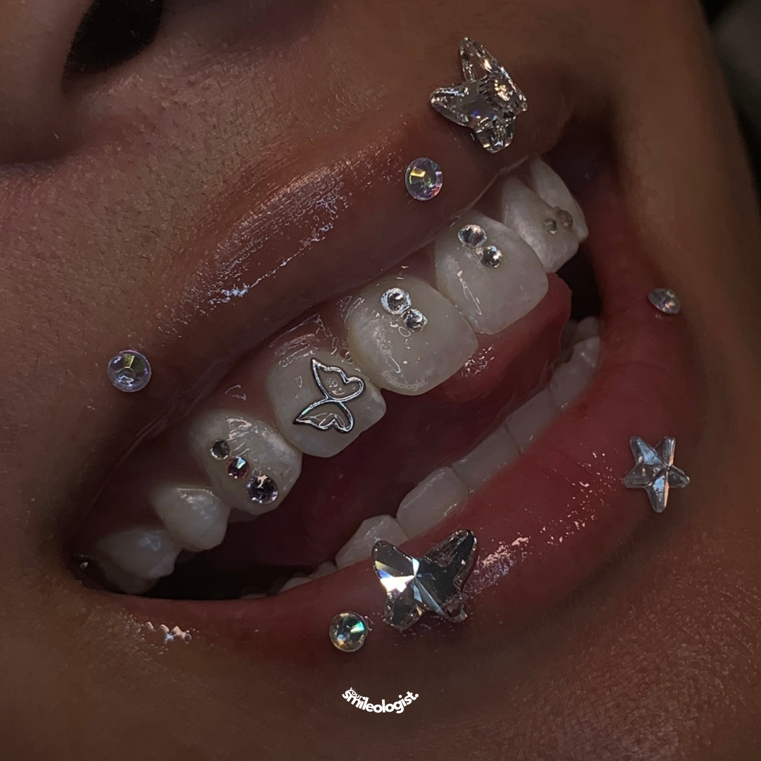 Professional DIY Teeth Jewelry Temporary Teeth Jewelry Jewelry Jewelry  Removable Crystal Teeth Ornaments for Girls Women Easy to Use DIY Teeth  Jewelry Kit DIY Amazing : : Fashion