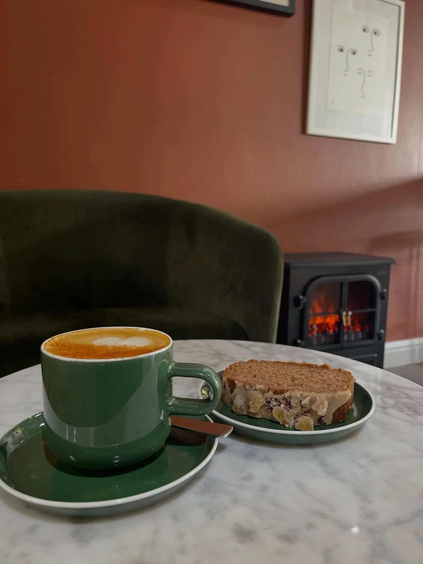 skandi vibes are high with our new krydderkade ❤️&zwj;🔥

autumn in a loaf, made with whole ground spices, topped with ginger glaze + crystallised ginger 🫚 

perfect afternoon coffee accompaniment