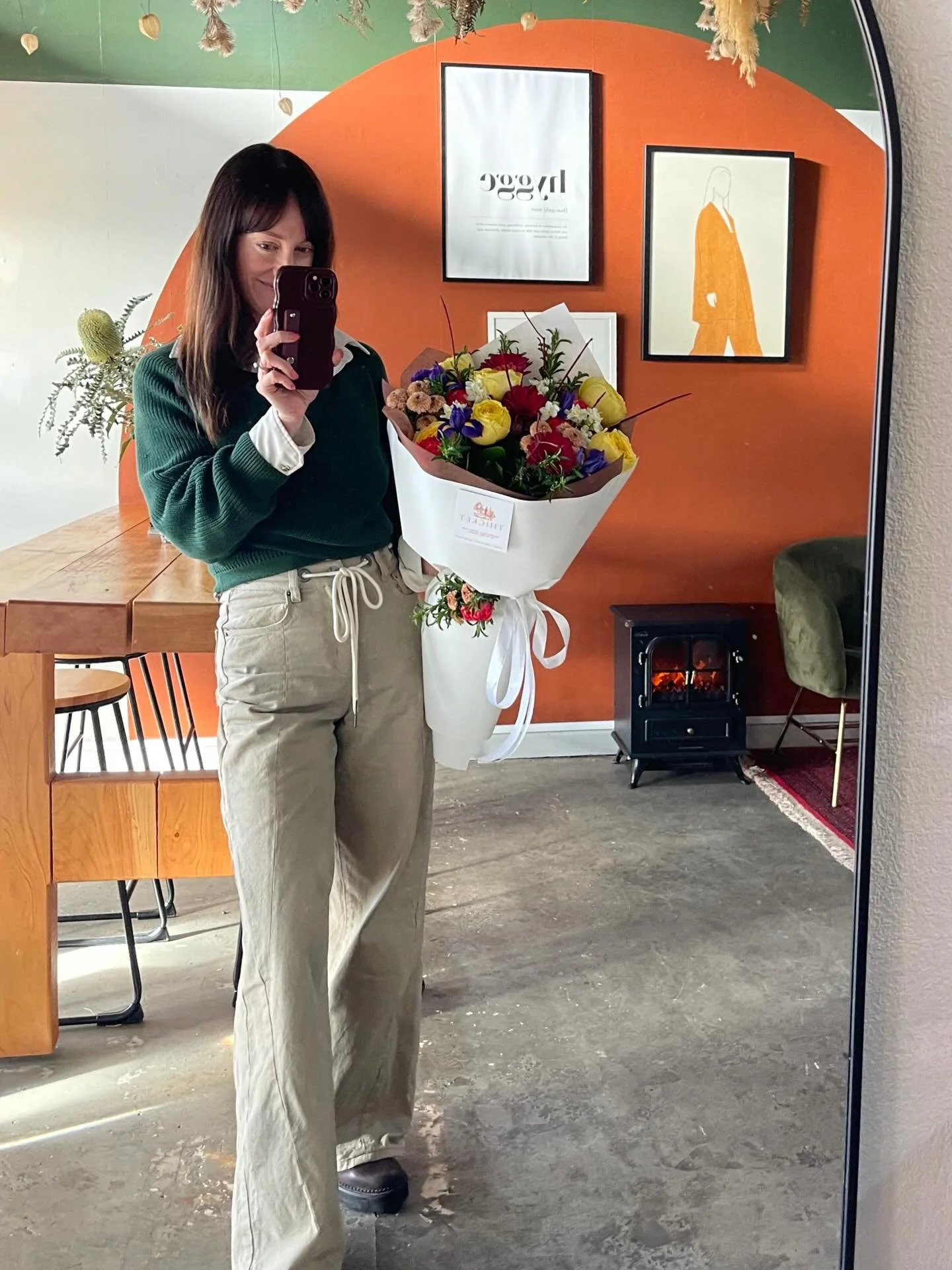 Last of the flowers 💐 Happy Friday Pahiatua! Thinking of everyone down with the latest flu ripping through town 🤍