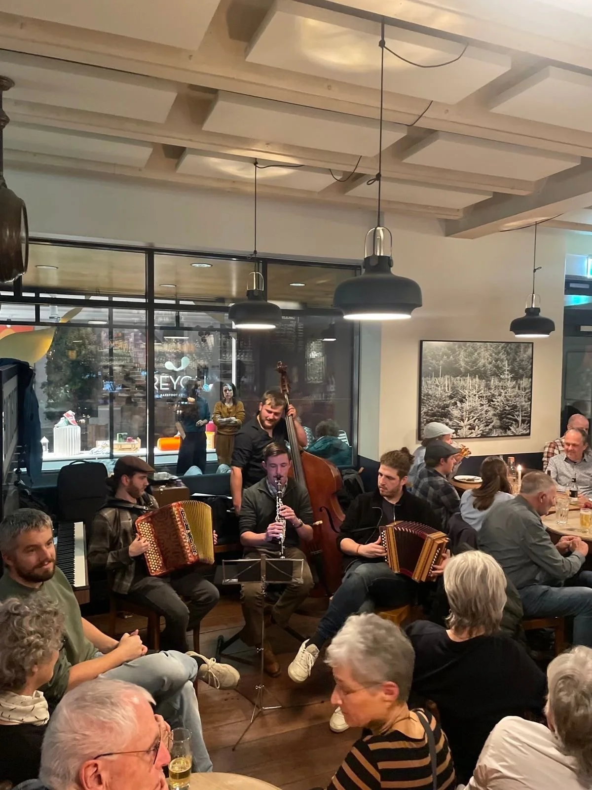 Kultur im Graben präsentiert: Stubete in der Beiz