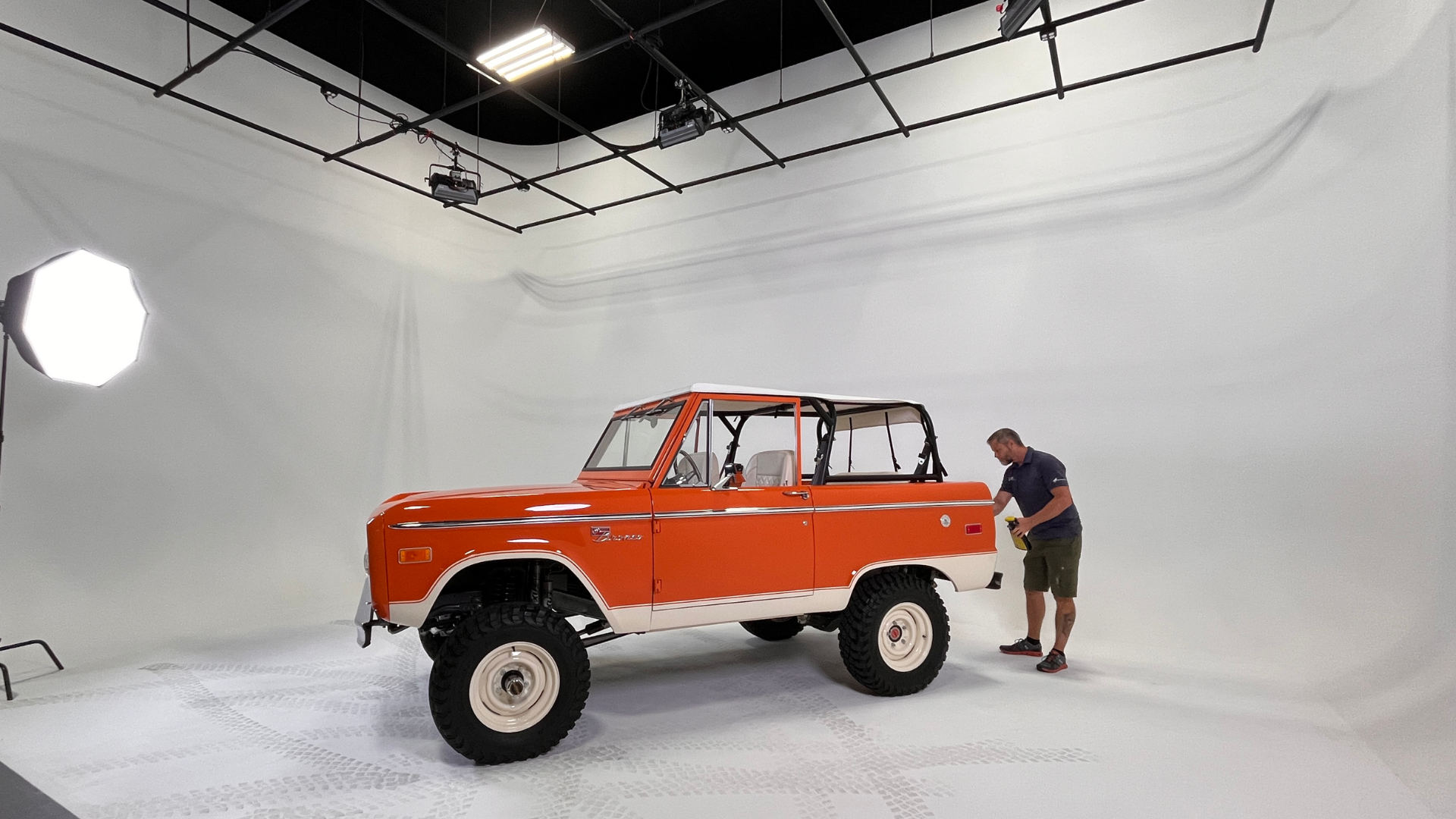 houston studio with car