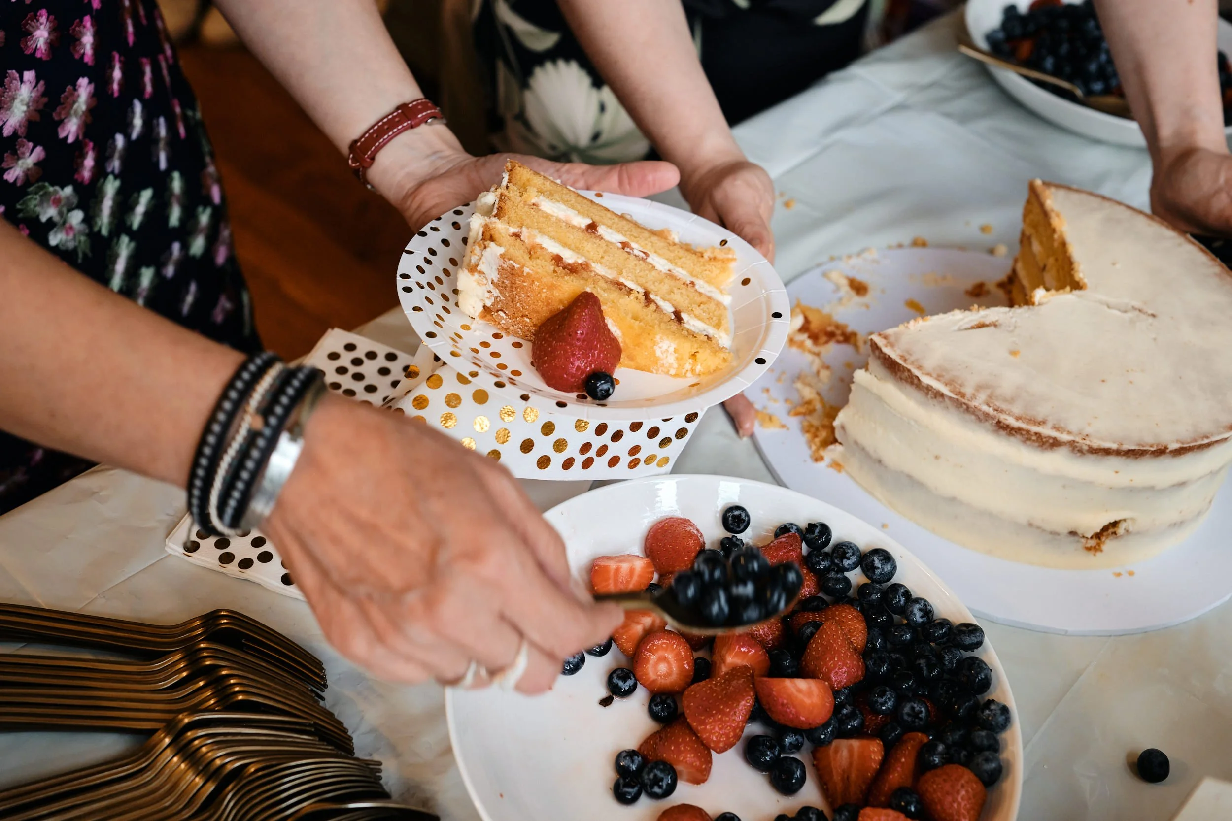 event_photography_yorkshire_uk_documentary_party_cake.jpg
