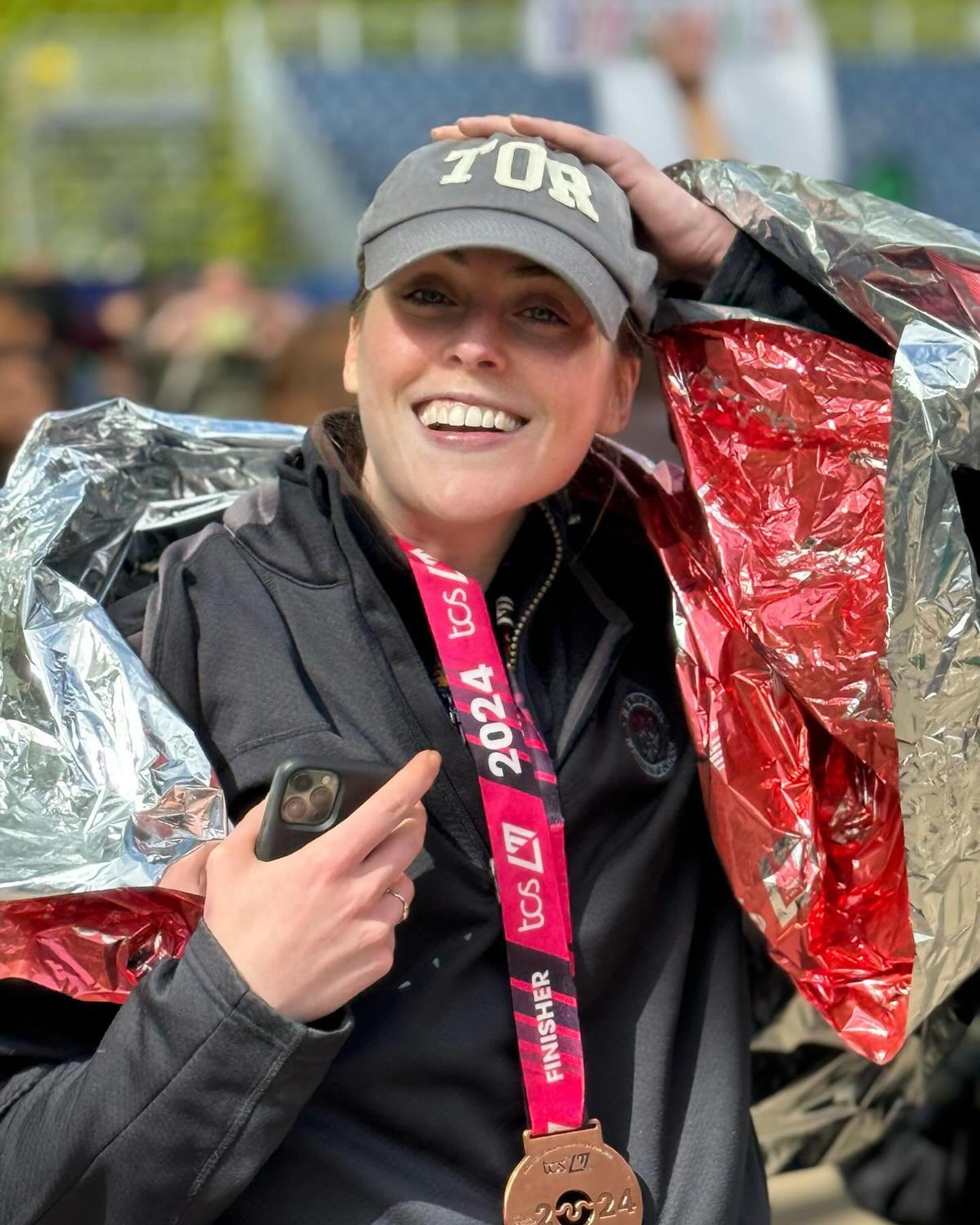 This girl&hellip; smashed it! 

Sub 4 hr (by a nerve-wracking, nail-biting, stress inducing 7 seconds!). I need a lie down. 

#Londonmarathon2024
#thisgirlruns 
#womanpower