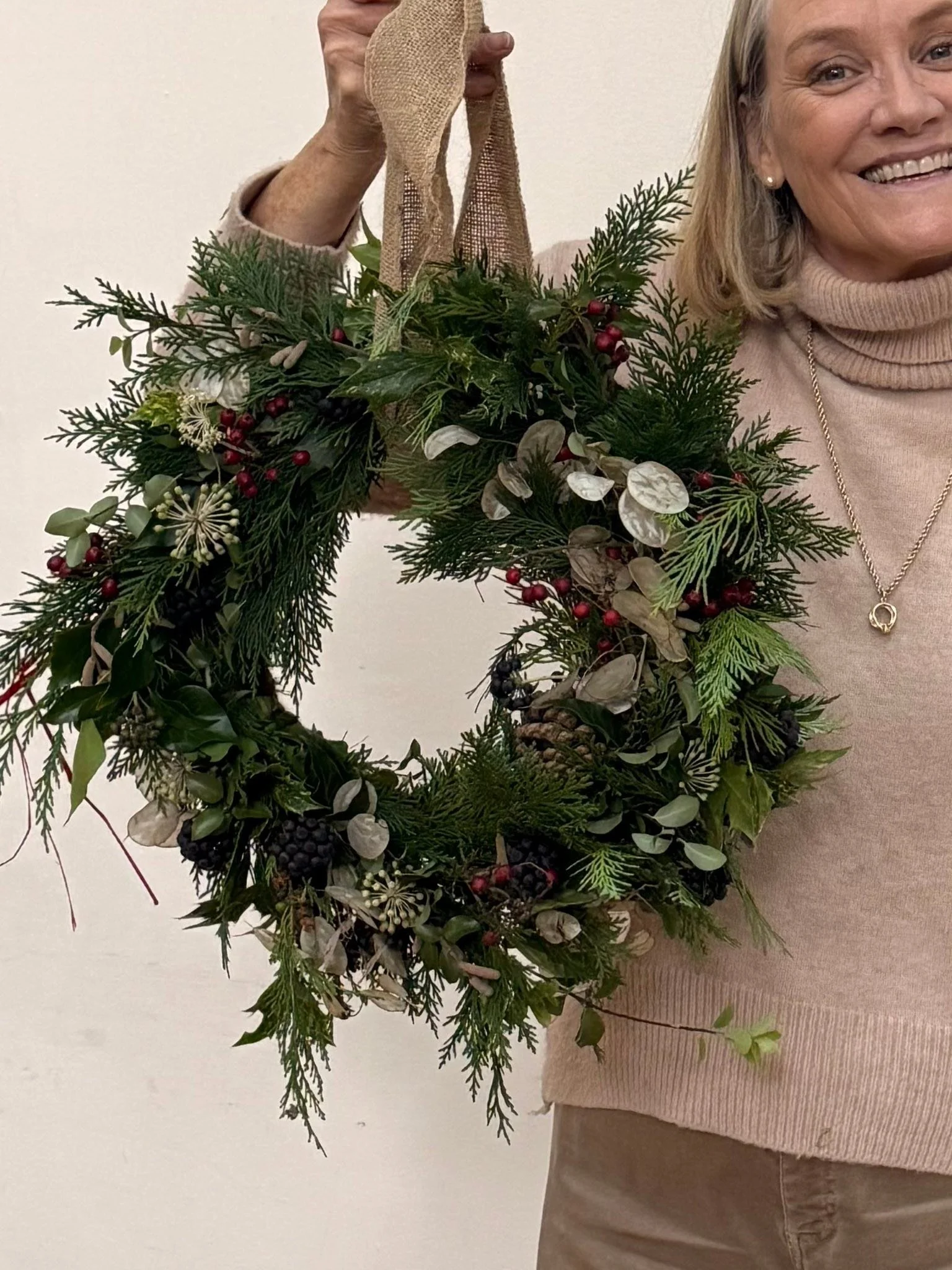 Fungi Friday goes crafty! EEE and I were absolute beginners in this lovely wreath making class filled with seasoned pros! But we are super proud of our wonky efforts! 
#NatureCures #wildwomenofthewoods #stmaryswesthorsley #natureconnectedness
