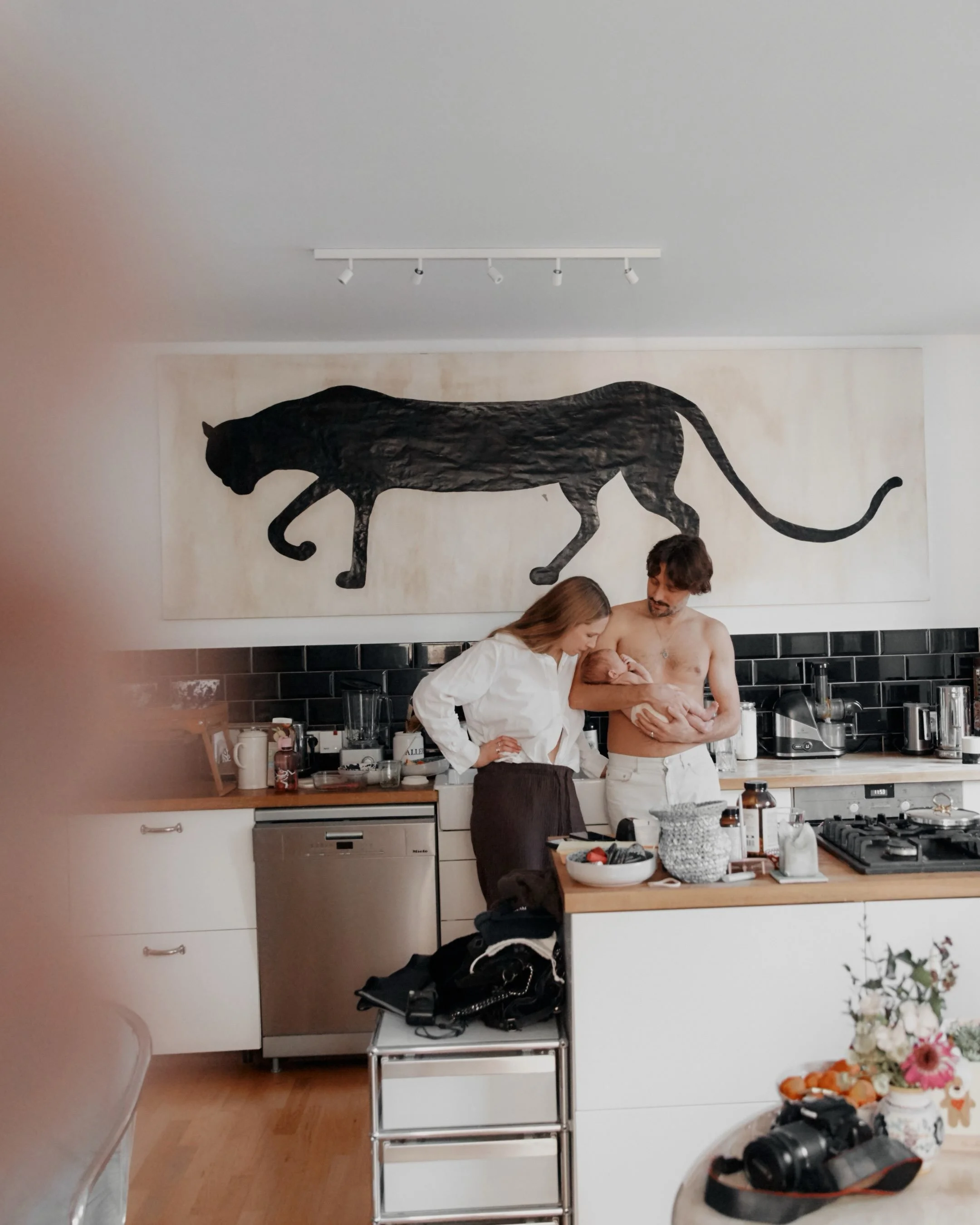 Warum fotografiere ich das Wochenbett? 📸 

&bull;Weil es nicht selbstverst&auml;ndlich ist, dass Kinder geboren werden. Dass Frauen zu M&uuml;ttern, M&auml;nner zu V&auml;tern, Paare zu Eltern werden. Dass Familien entstehen, wachsen und sich vollko