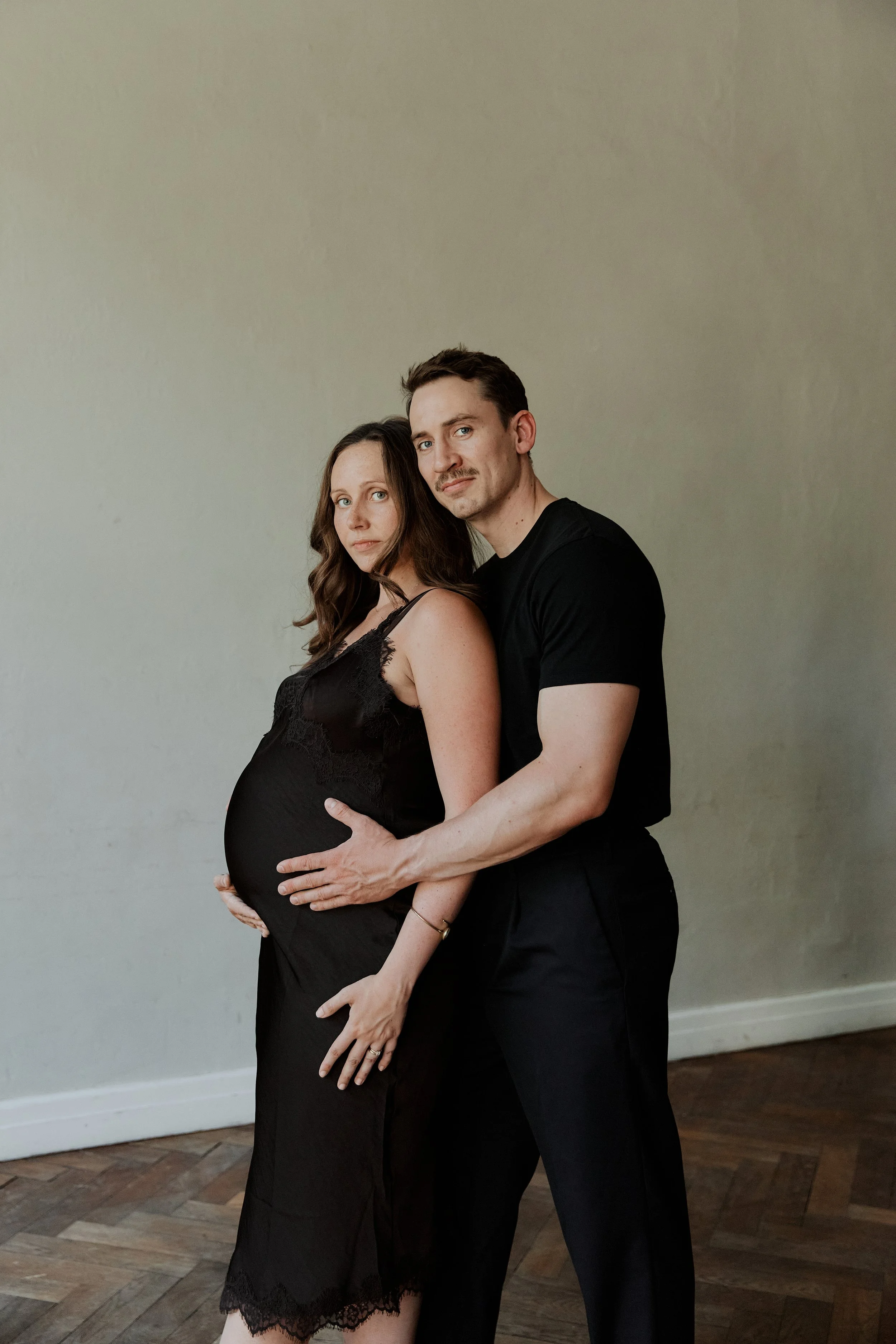 Carlotta Berger_Schwangerschaftsshooting_HAUTNAH_Lovis Trummer Photography_2026 29.jpg