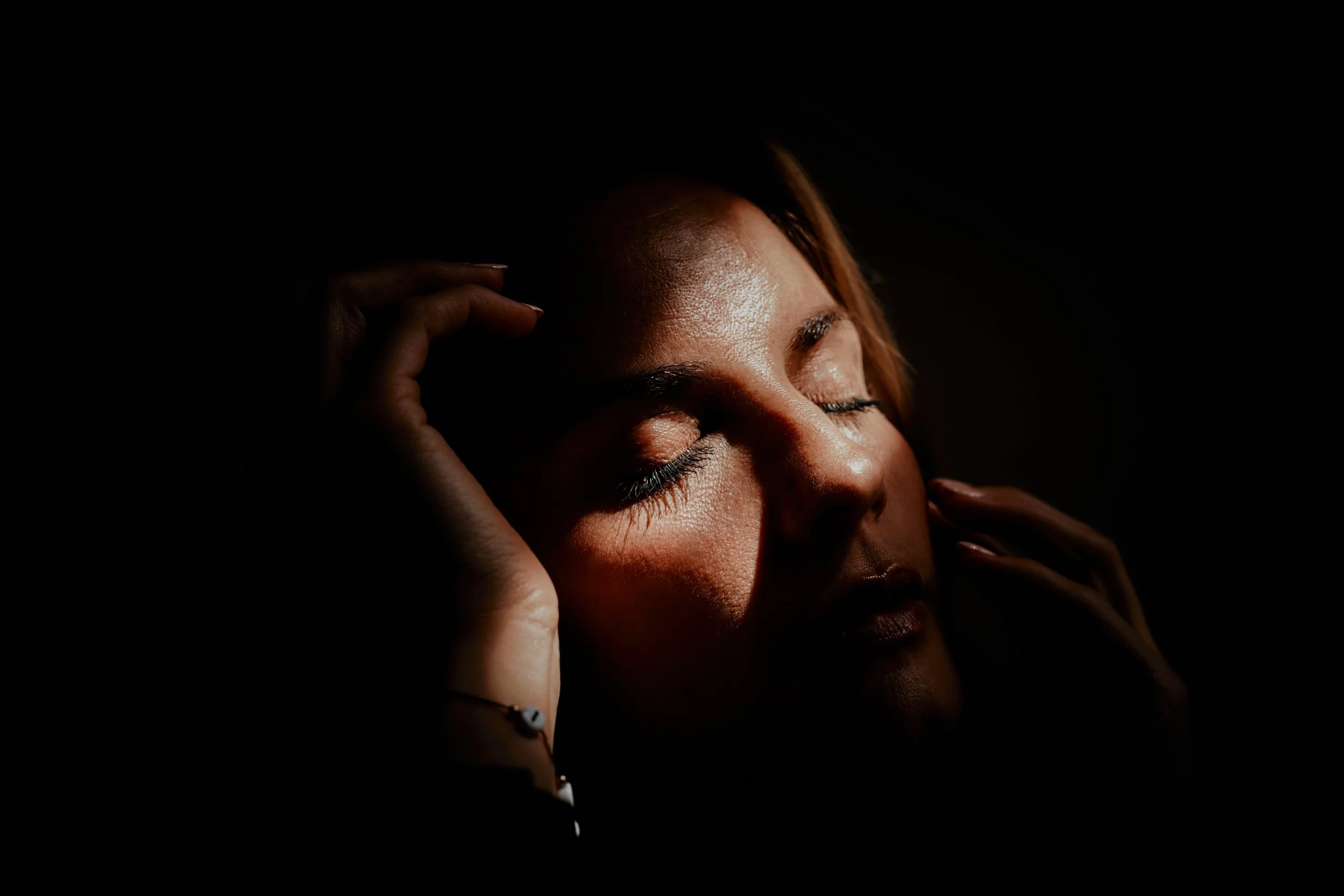 HAUTNAH_Lovis Trummer Photography_Alina_Mommyidentity 130.jpg