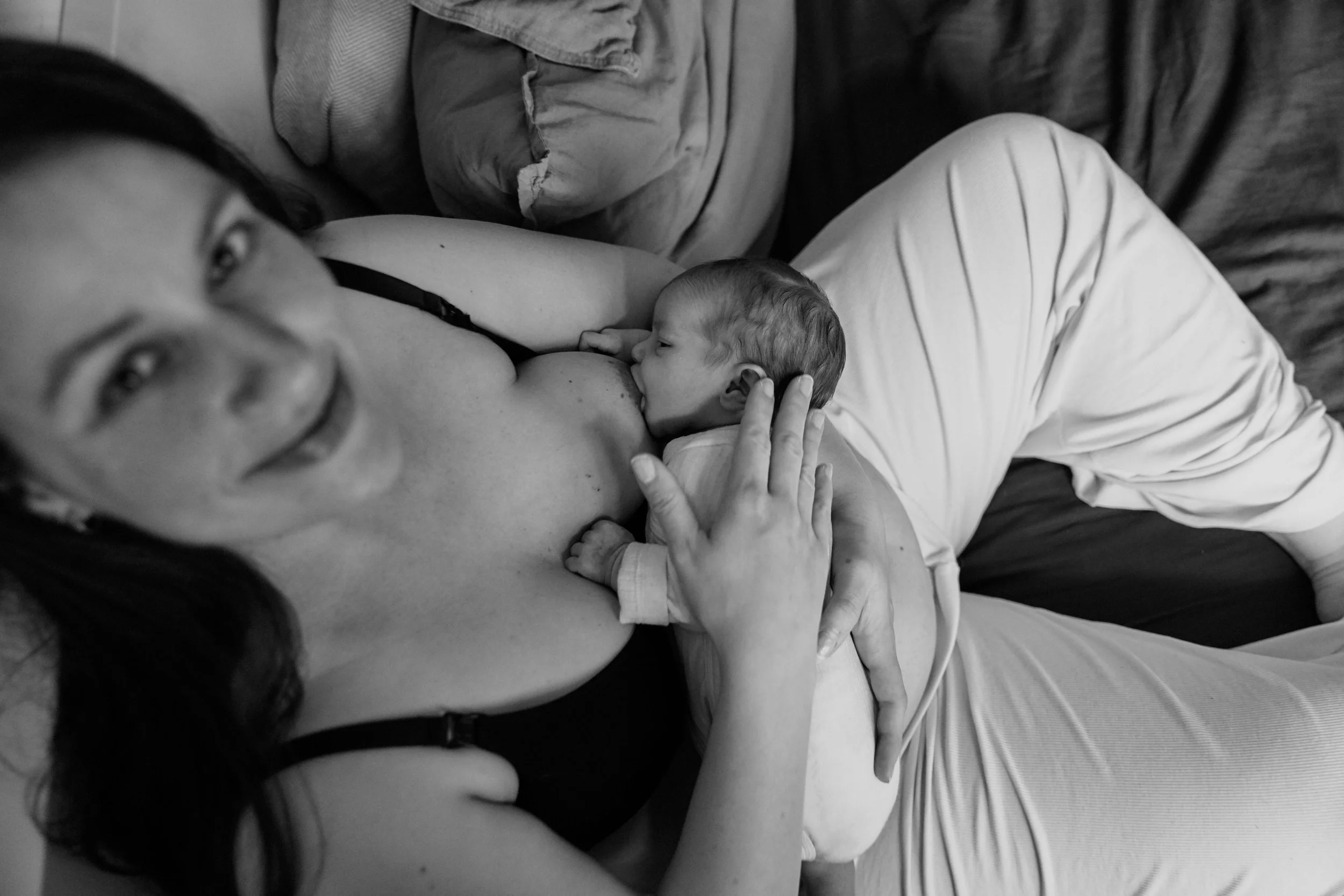 Wochenbettfotos Wochenbettreportage Geburt Schwanger Newborn Shooting Fotos Berlin Lovis Trummer