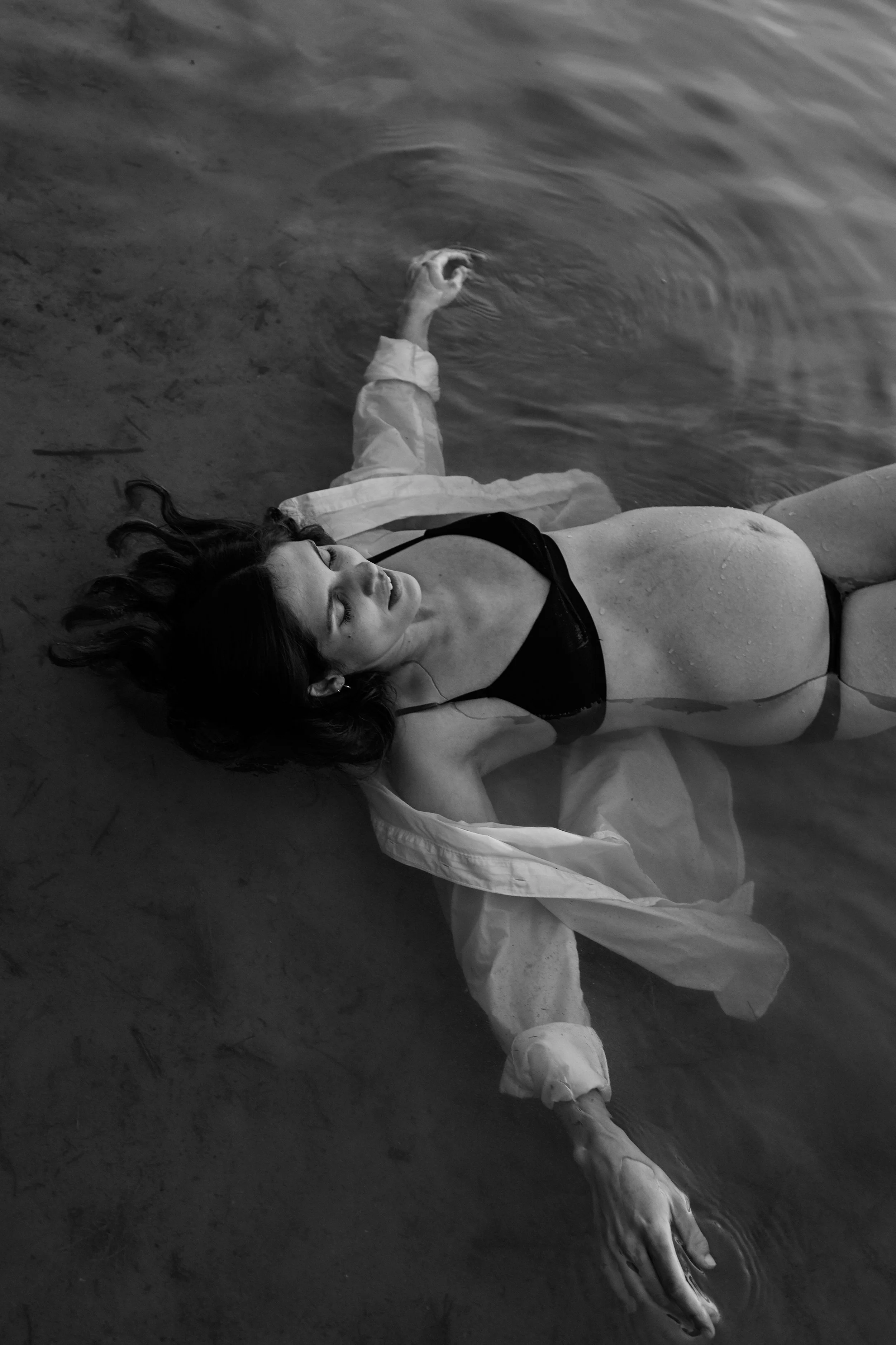 HAUTNAH_Lovis Trummer Photography_Madhuri 38.jpg