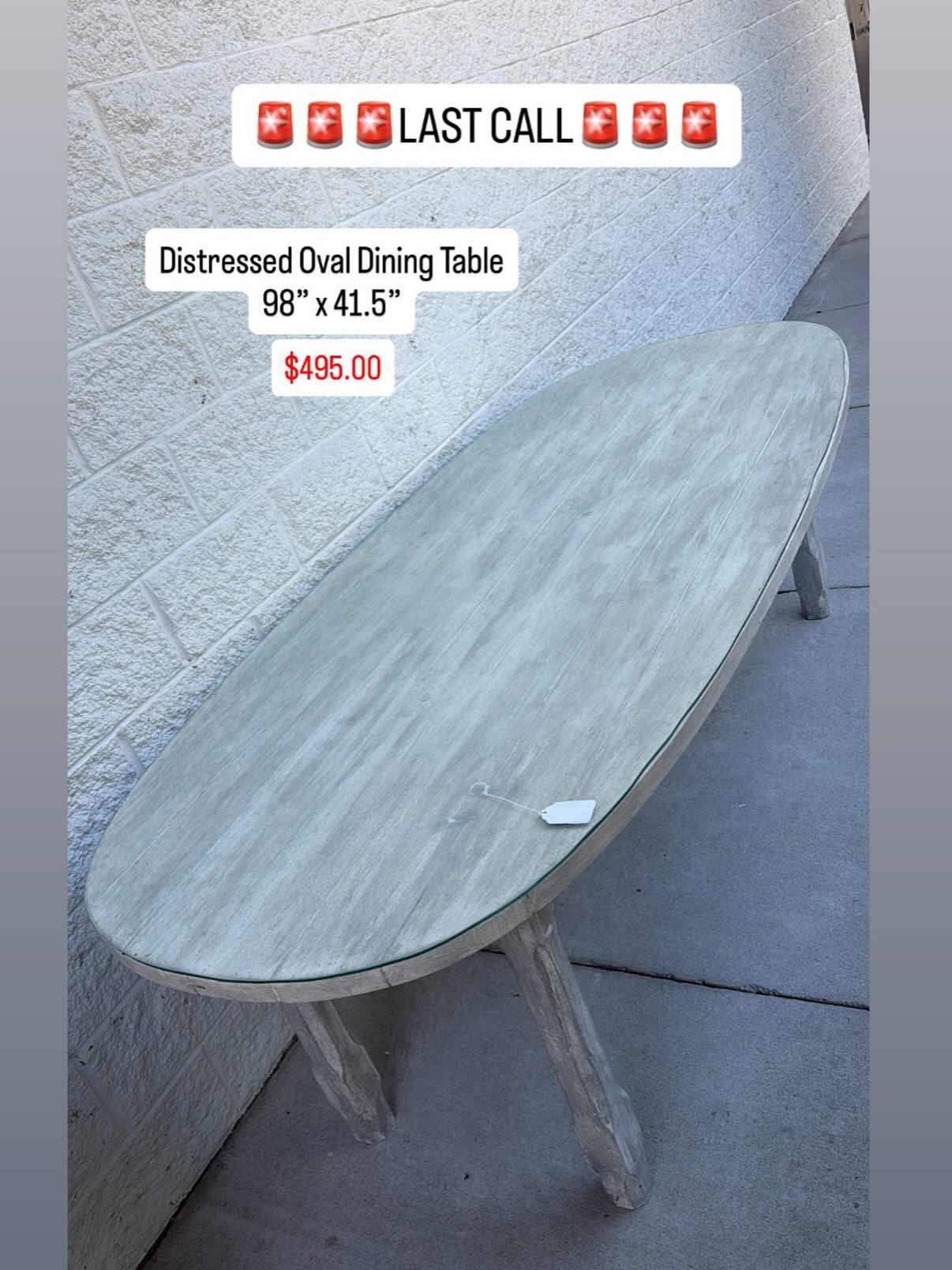 It&rsquo;s your final chance to score high-end furniture at can&rsquo;t-miss prices ✨

#resortresale #santarosabeach #hey30a #30a #sowal #southwalton #interiordesign #interiordesigner #interiordecorating #gardenandgun #southernliving #goodgritmag #am