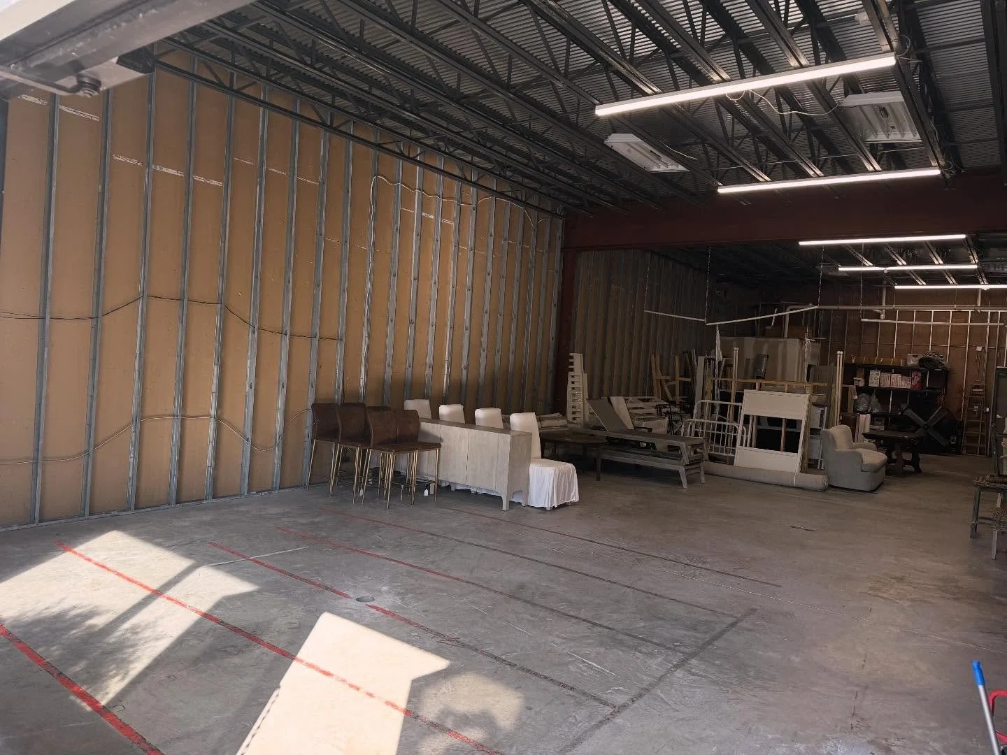 BEFORE &amp; AFTER! 
New items just hit the floor here at Resort Resale Fine Furniture Consignment! Come see what&rsquo;s new- one of a kind finds won&rsquo;t last long! 🔥🔥🔥

#resortresale #santarosabeach #30a #sowal #interiordesign