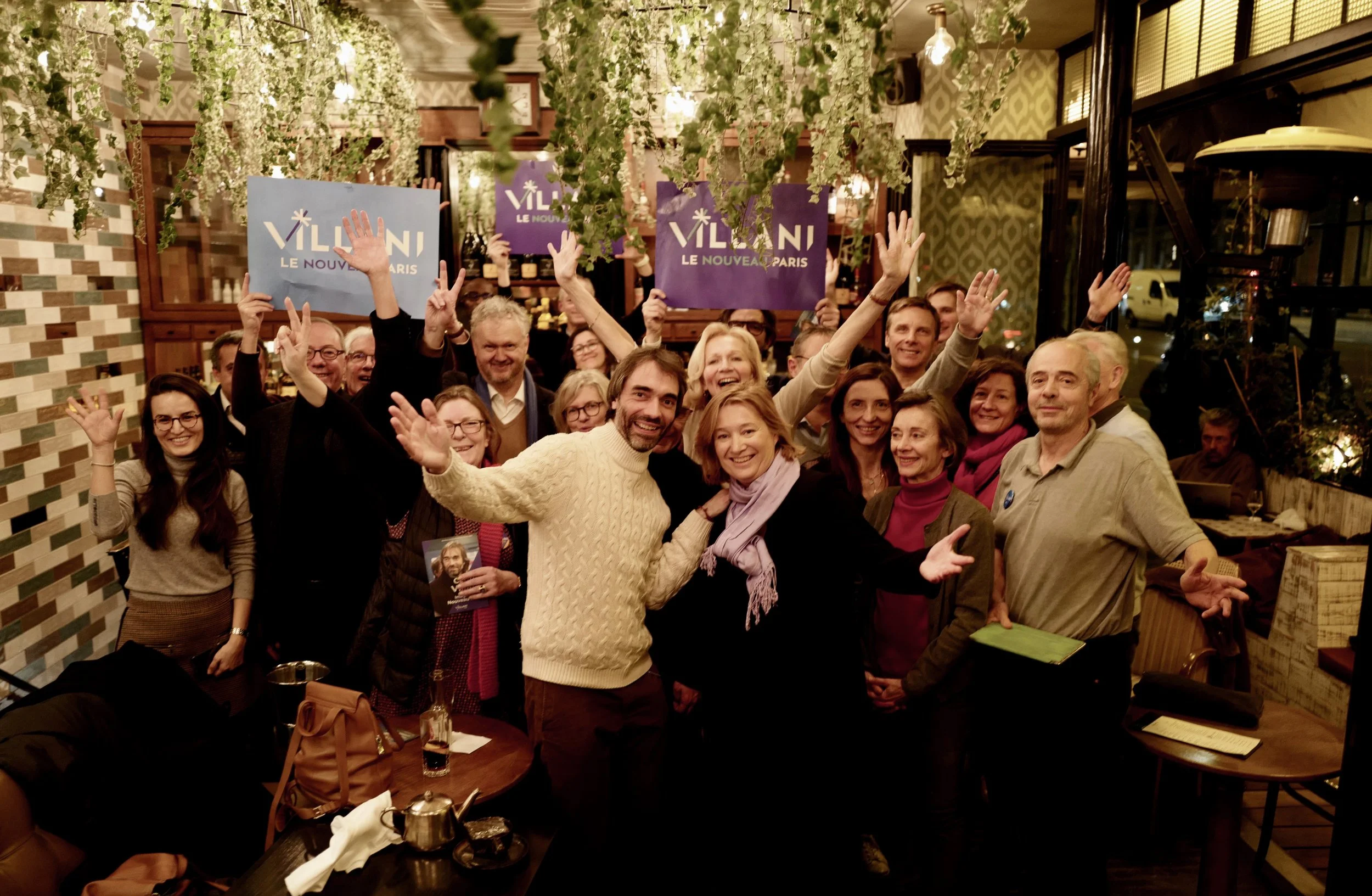 Réunion politique et amicale au Grill Room, avec les militants de Paris 8 et de Paris 17