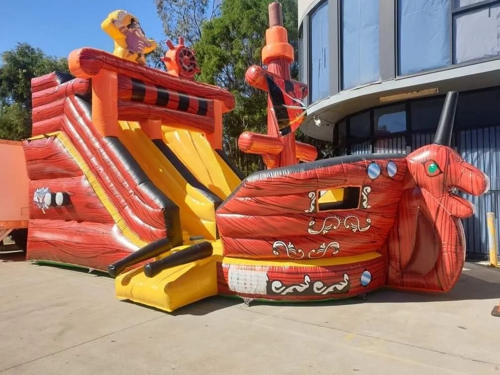 Yiannis Pirate Ship is perfect for your next birthday Party.
#yiannisjumpingcastles #jumpingcastles #waterslides #bouncehouse #pirates #darwinnt