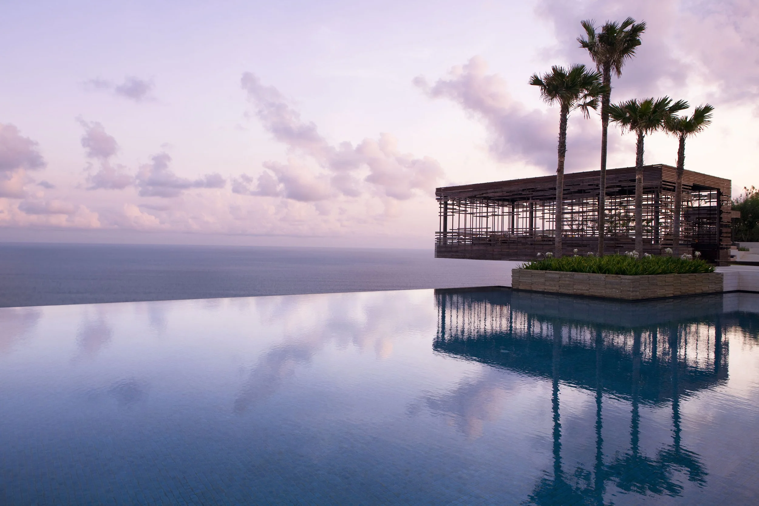Alila Villas Uluwatu - sunset cabana