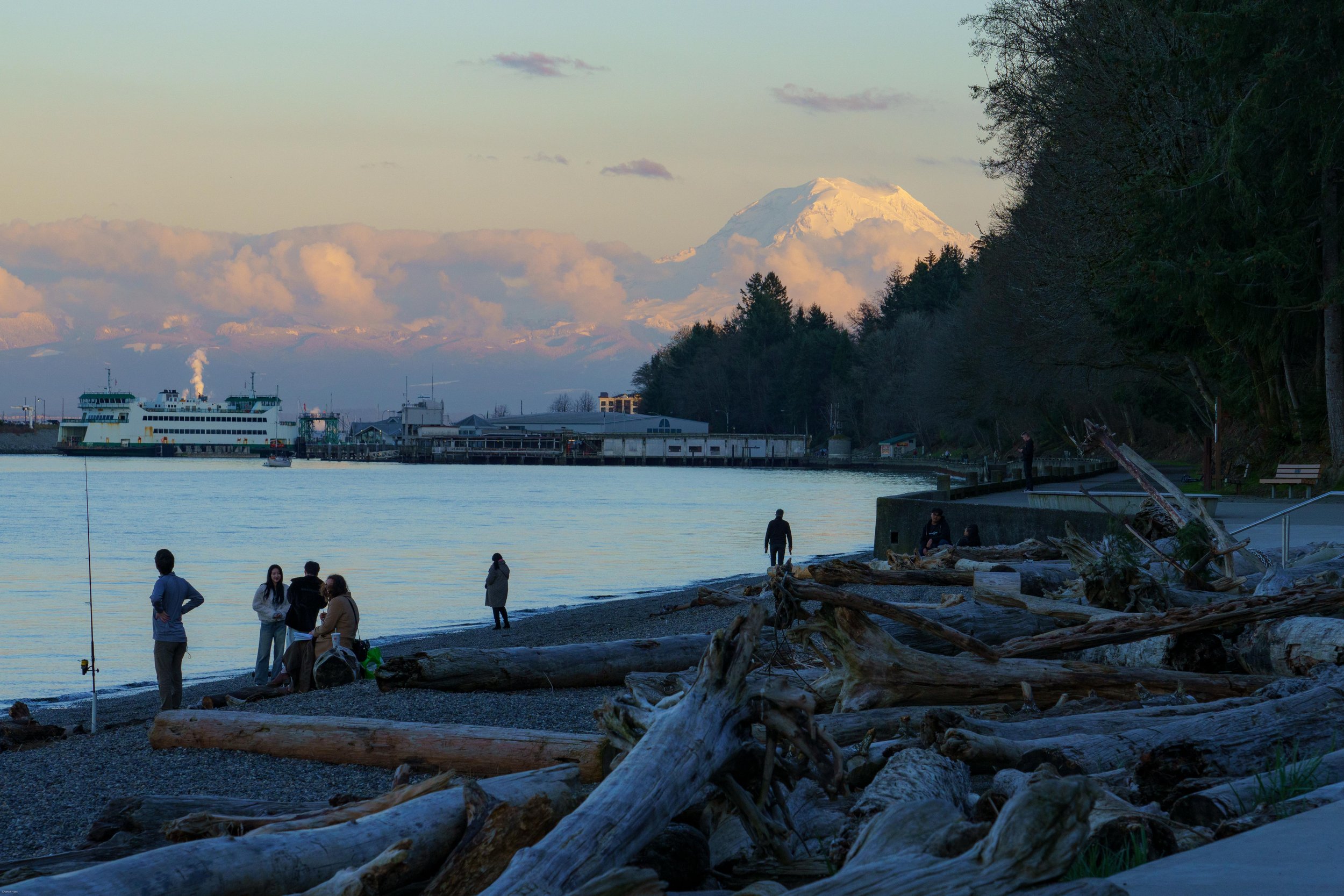 Sunset on Owen beach with Mt Rainier in the distance