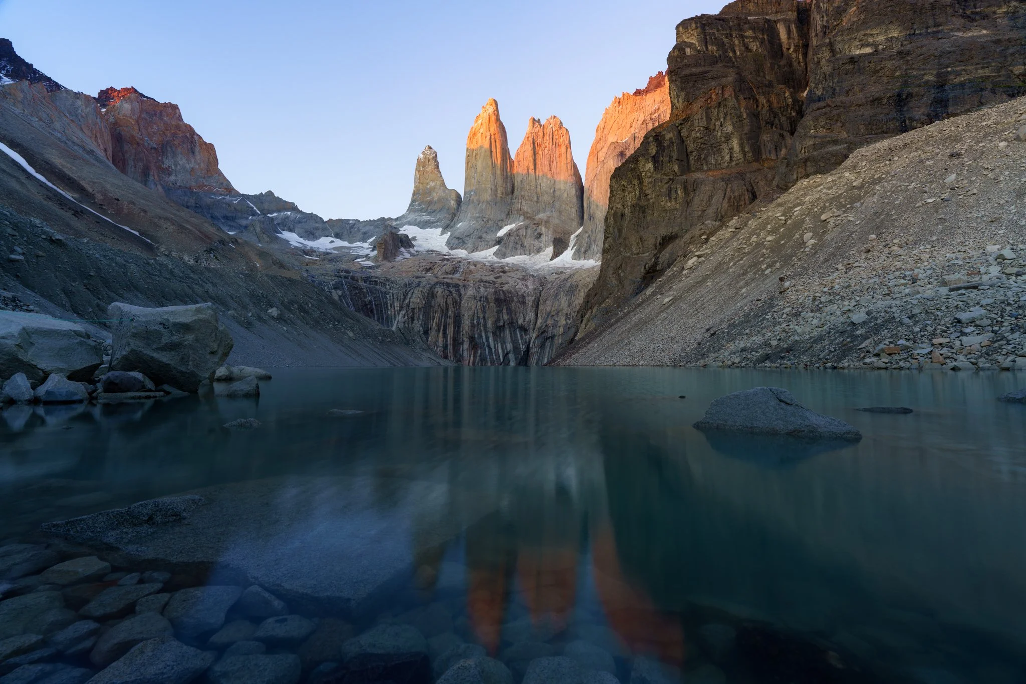 Early sunrise, Base Las Torres
