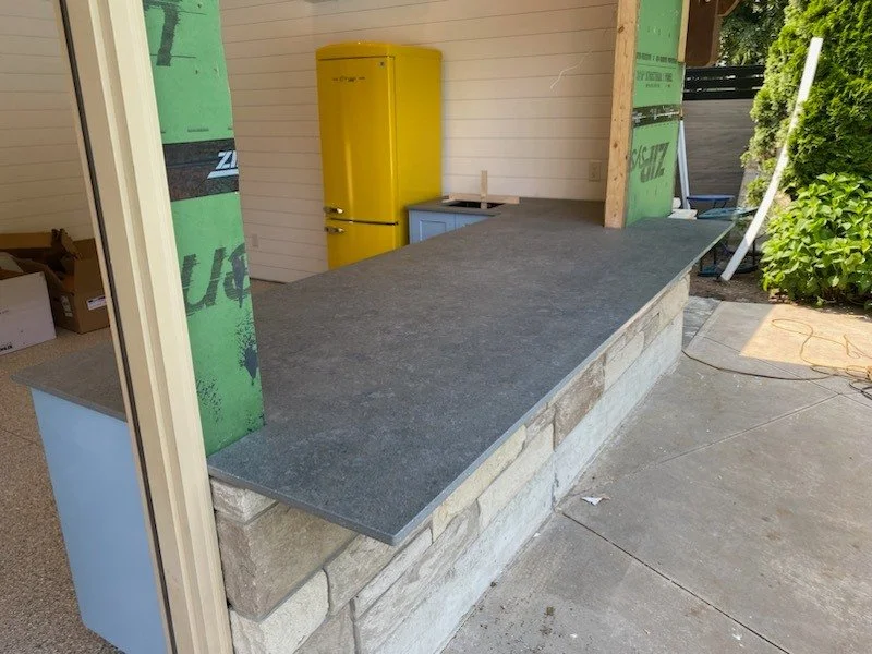 Our team recently installed this @dektonbycosentino indoor/outdoor countertop at this new poolside cabana. 

Why did they choose Dekton?

1. Exceptional durability

2. Low-maintenance properties, offering superior resistance to heat, scratches, stain