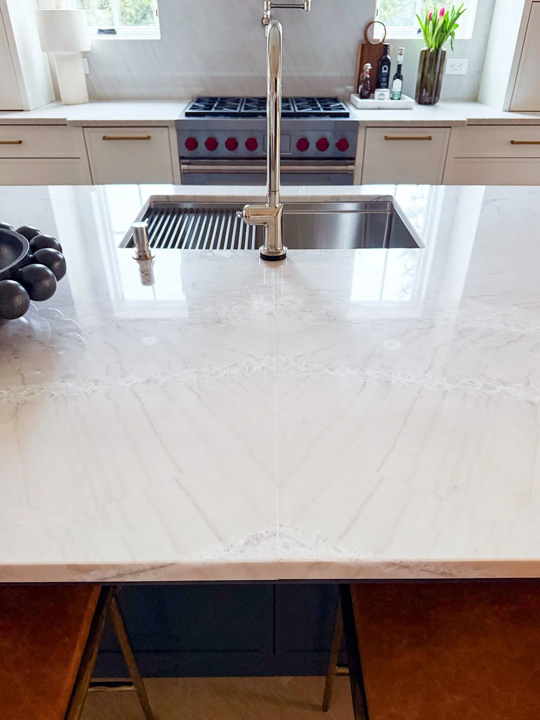 How about THAT for a book match?!

We Love the way this island top came out. BIG AND BEAUTIFUL!

Thinking Stone? Think Stone Pro!

#StoneCountertops #Countertops #Island #KitchenReno #KitchenInspo!