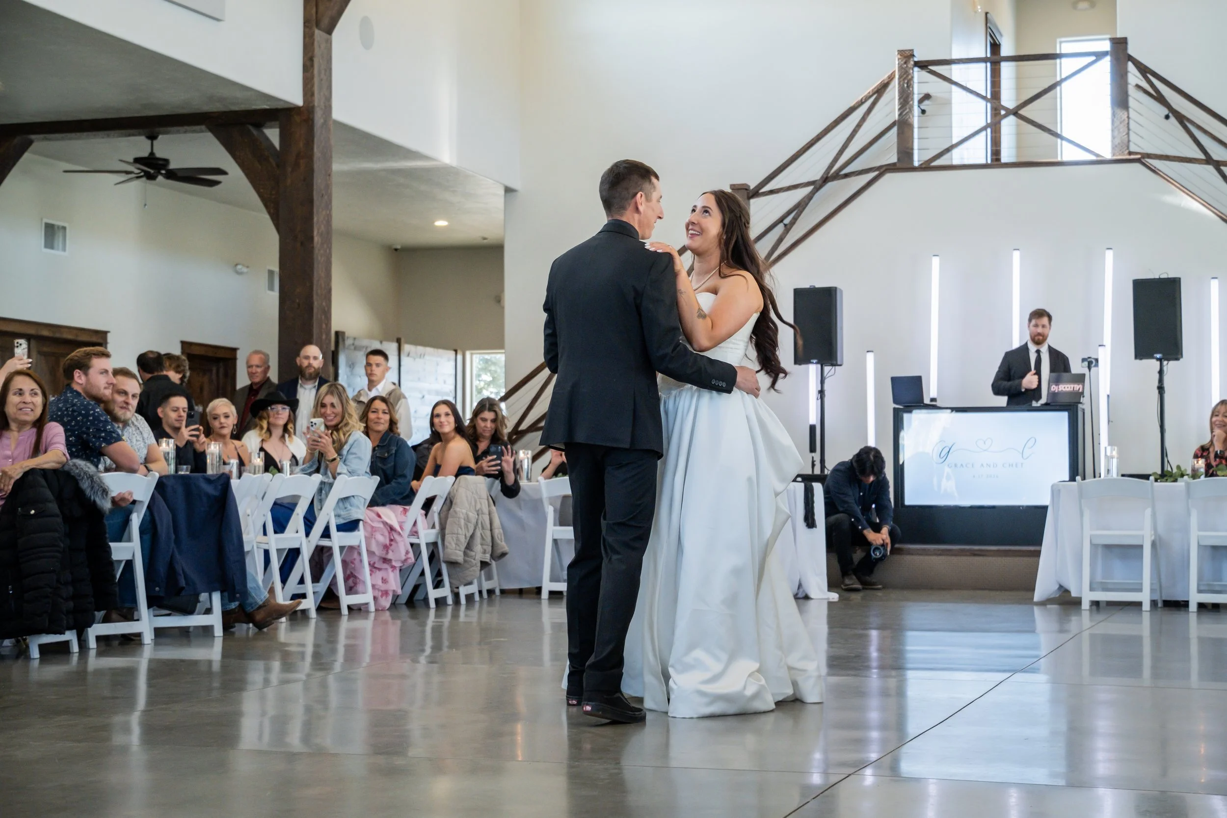 Studio-Grade Acoustics: Multi-point sound systems tuned so guests can converse at dinner without yelling, while the dance floor feels like a live concert.