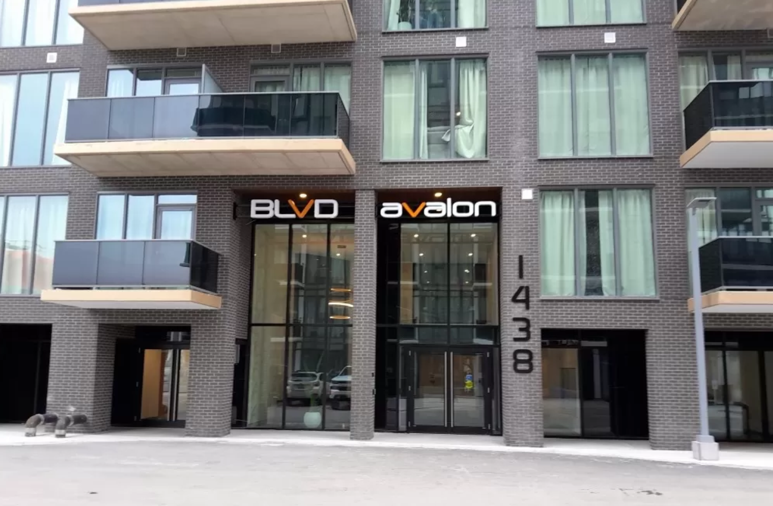 SAVIC - Channel Letters - Span with Carrier Rails.png