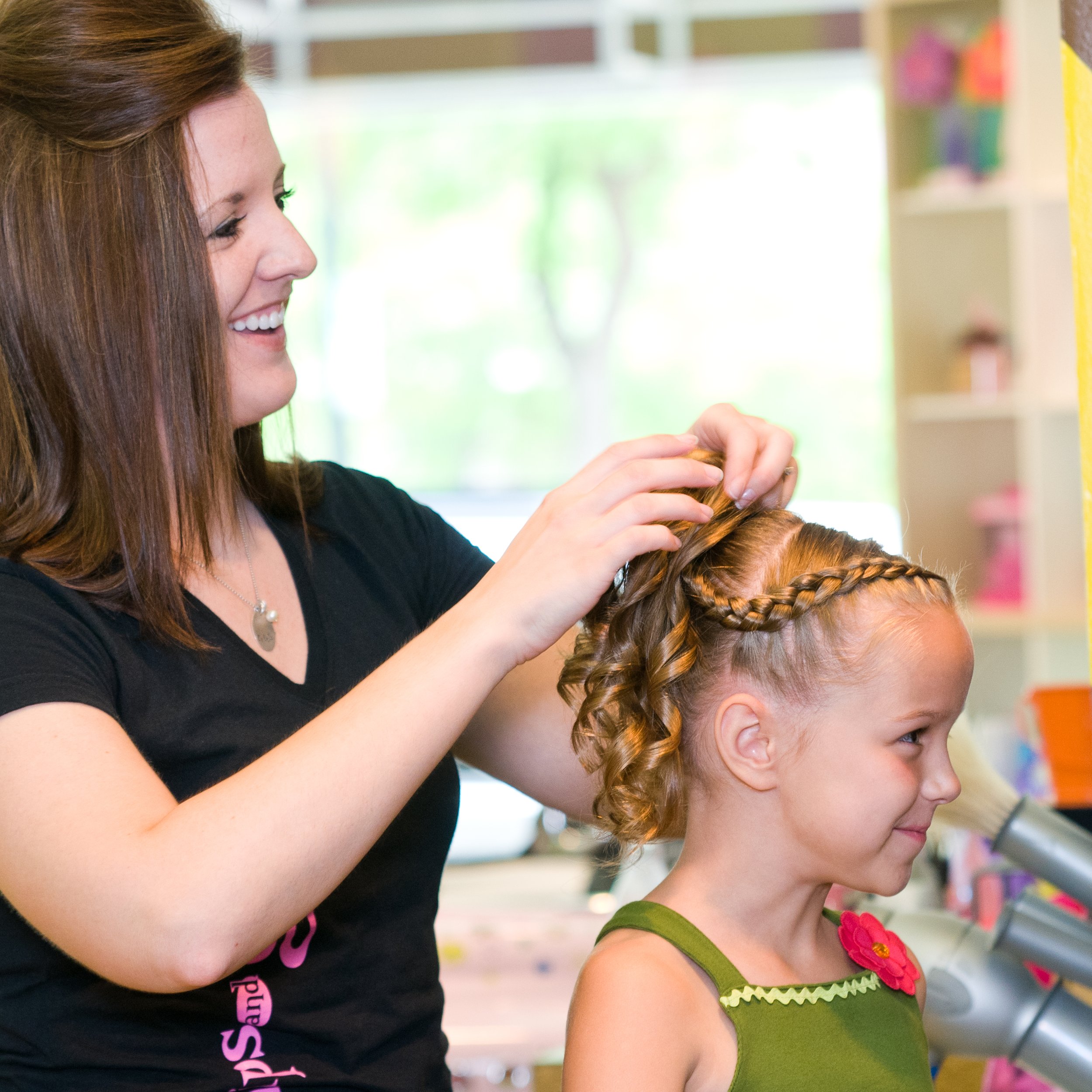 Top Kids Hair Salon in De Pere, WI - DooLittlez Top Kids Hair Salon in De Pere, WI - DooLittlez