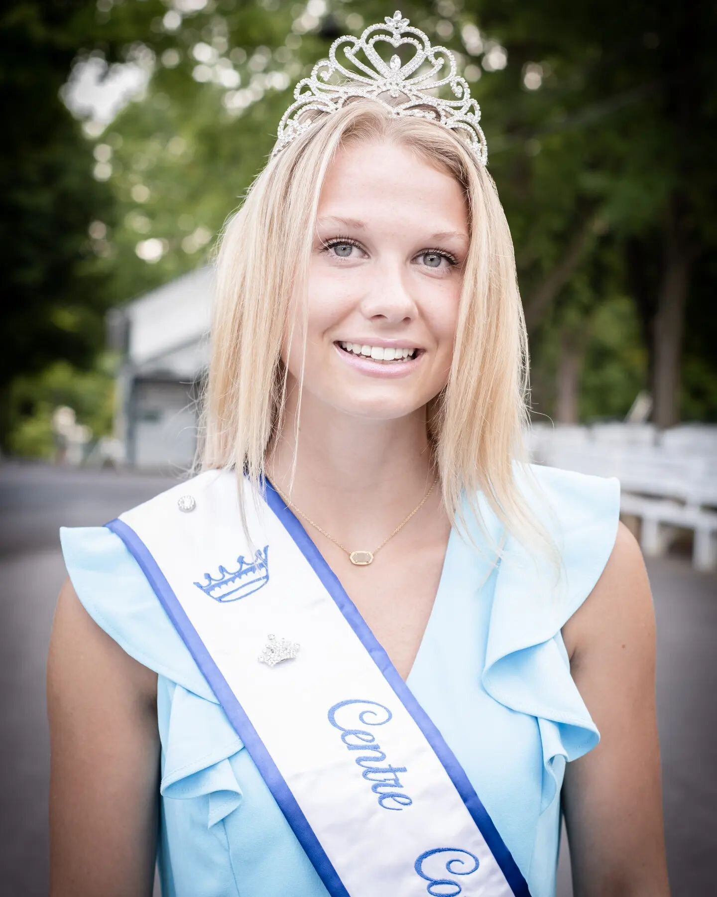 Today's the day!!!!

Join me at the Southside stage at 6pm today to say farewell to Mattee, and crown our 2022 Grange Fair Queen!

Mattee- thank you for making this year one to remember! I have loved working with you so much and I cant wait to see wh