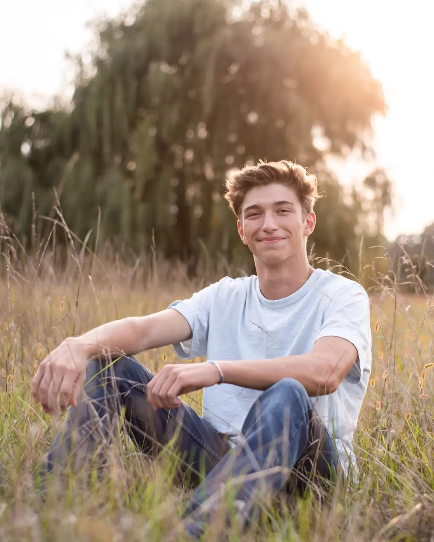 A sneakpeak from Aidens session this past weekend to start you Monday!!!

This fall is booking up fast and I only have a limited amount of spots left! Make sure you book your session now!

#seniorpictures
#senioryearmagazine 
#seniorphotos 
#seniorpo