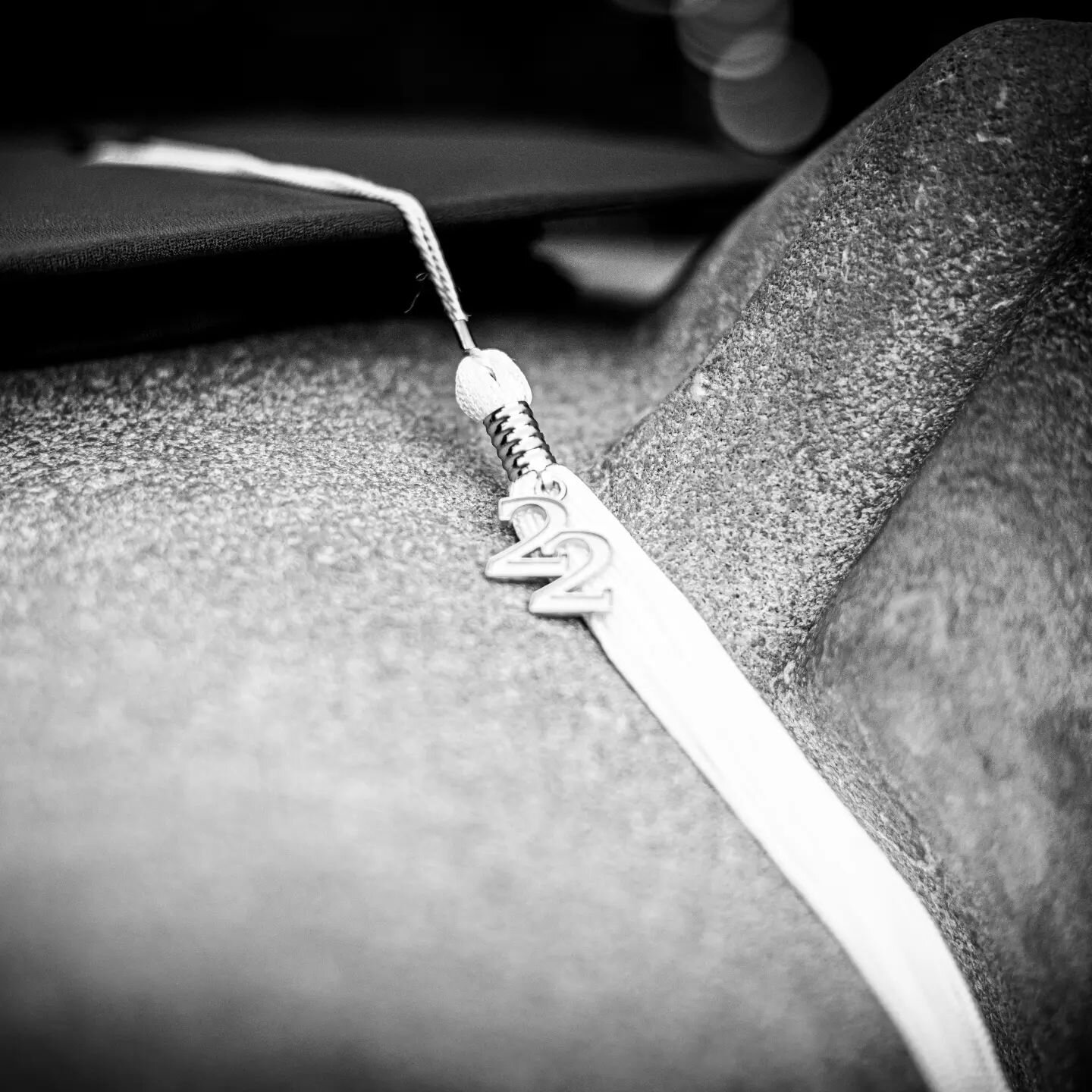 FALL 2022 GRADUATES!!!

 Graduation is just around the corner! That means it's time to book your cap and gown session! That being said my fall schedule is slowly booking up! 

I have also opened my bookings for mornings during the week for cap and go