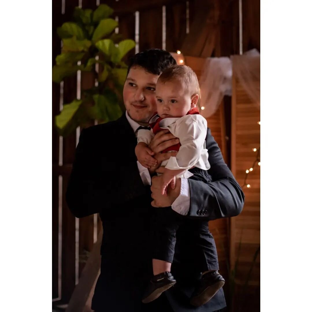 Although it is temping to post every single photo I have edited so far I decided it was best to just start with a few!!😝

These two definitely did not let the rain spoil their small intimate wedding and I cant wait to share more from their day!!❤️

