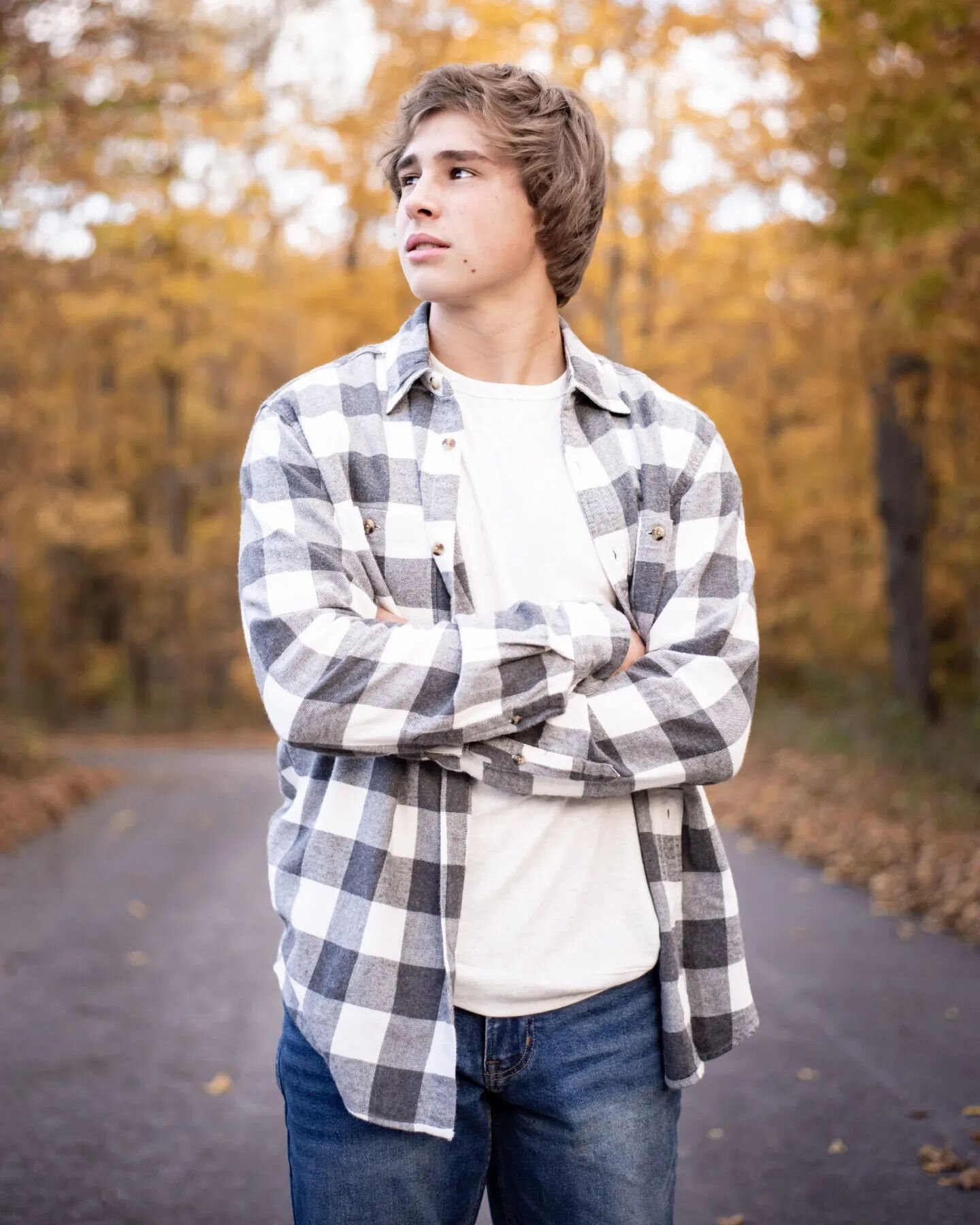 Last night was the perfect evening to capture Haydens senior photos! I can't wait to share more from this session!

#seniorpictures
#senioryearmagazine 
#seniorphotos 
#seniorportraits 
#seniorluxe 
#seniorphotographer 
#senioryear