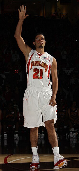 Greivis_Vasquez_(cropped).jpg