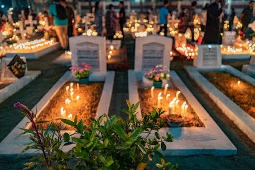 Beyond Tradition: Exploring Modern Memorial Services and Celebrations of Life
