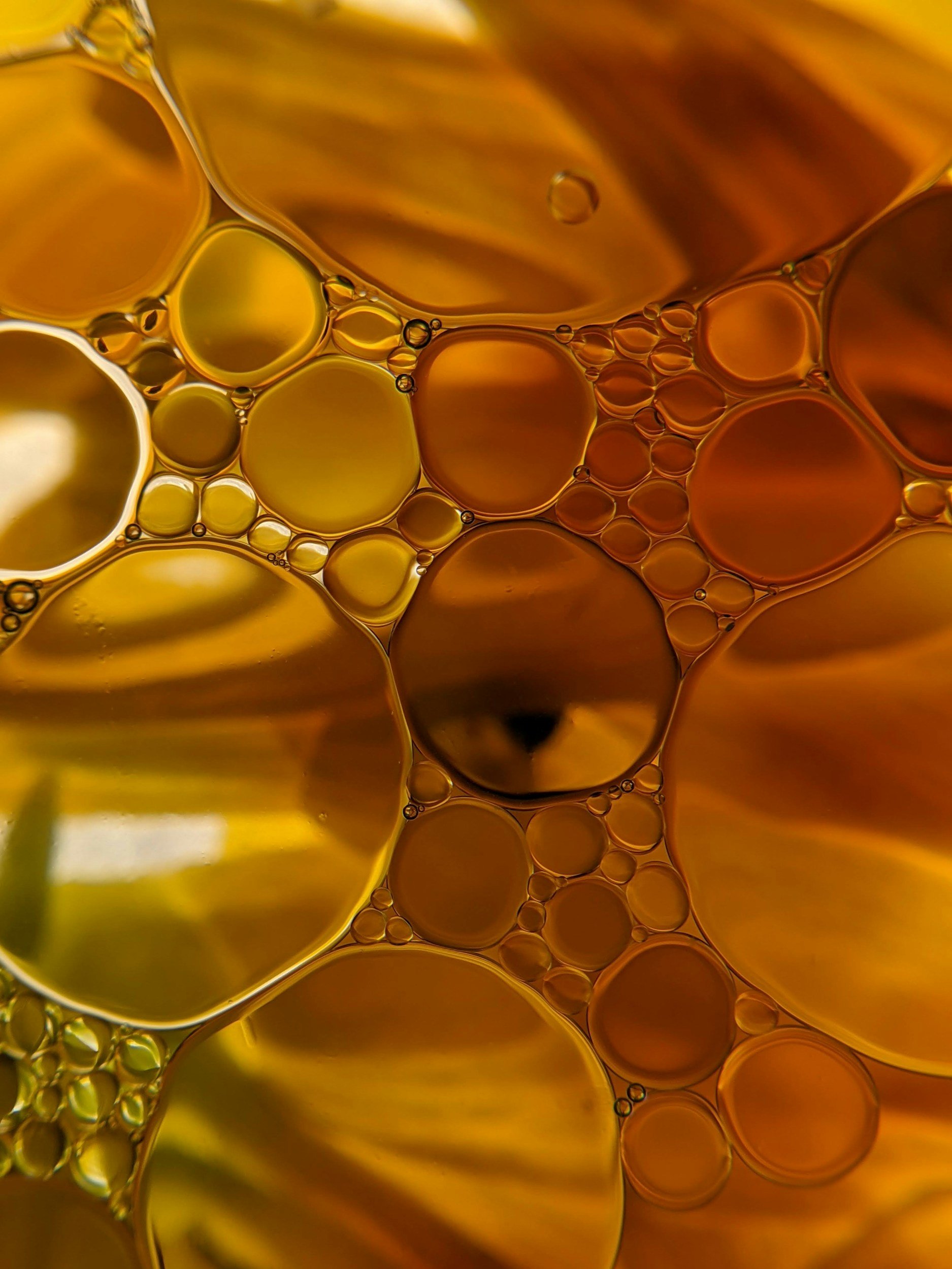 Nourishing, balanced oils for skin health
