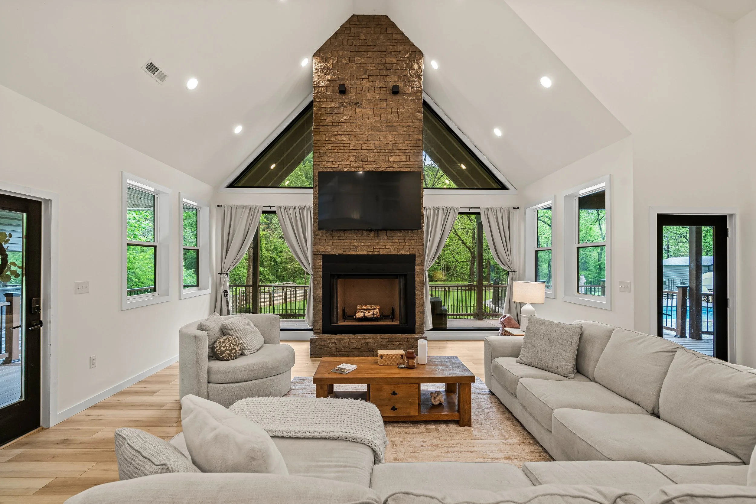 17695 Sun Valley Dr-1013.jpg