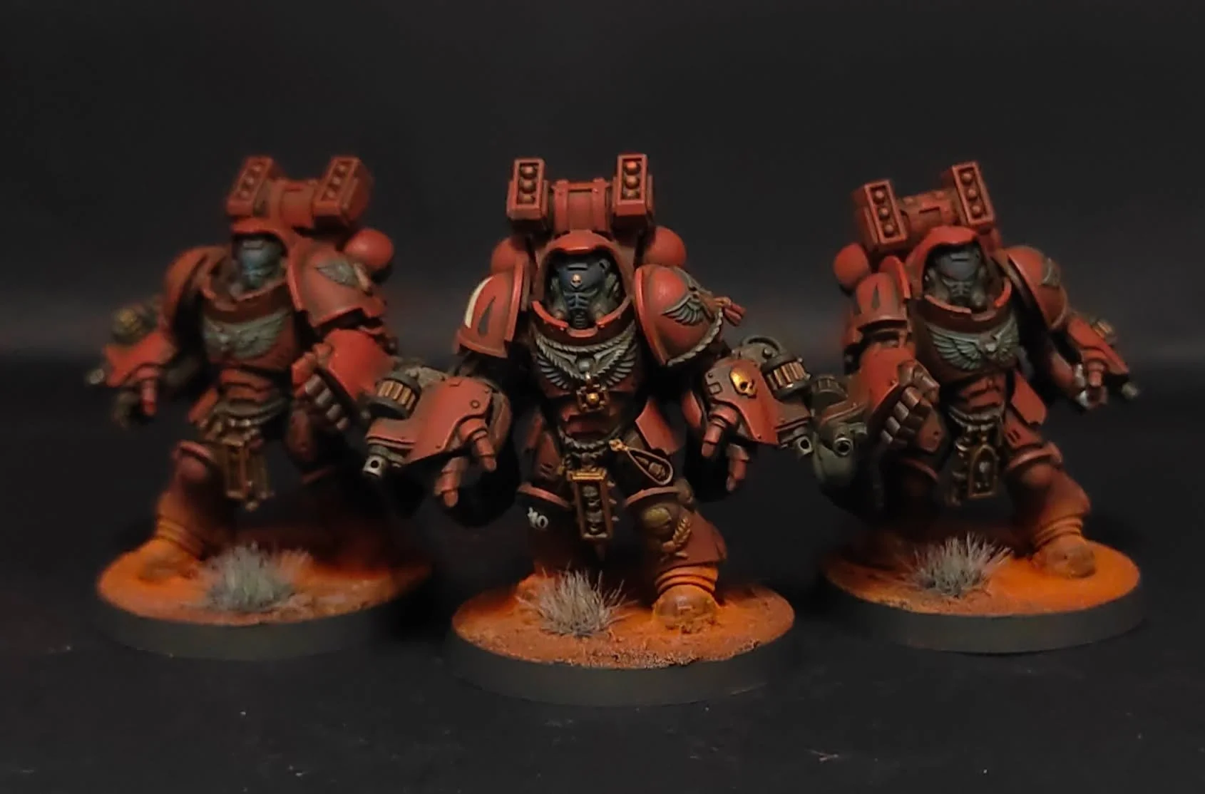 Im feeling in a bit of a blood angels mood for some reason, so here is some Agressors.

Cant beat a chonky boi! 

Looking for a commission yourself? Feel free to DM me or use my contact form on:

www.wrightyminis.co.uk

@elementgames_sh
@warhammeroff