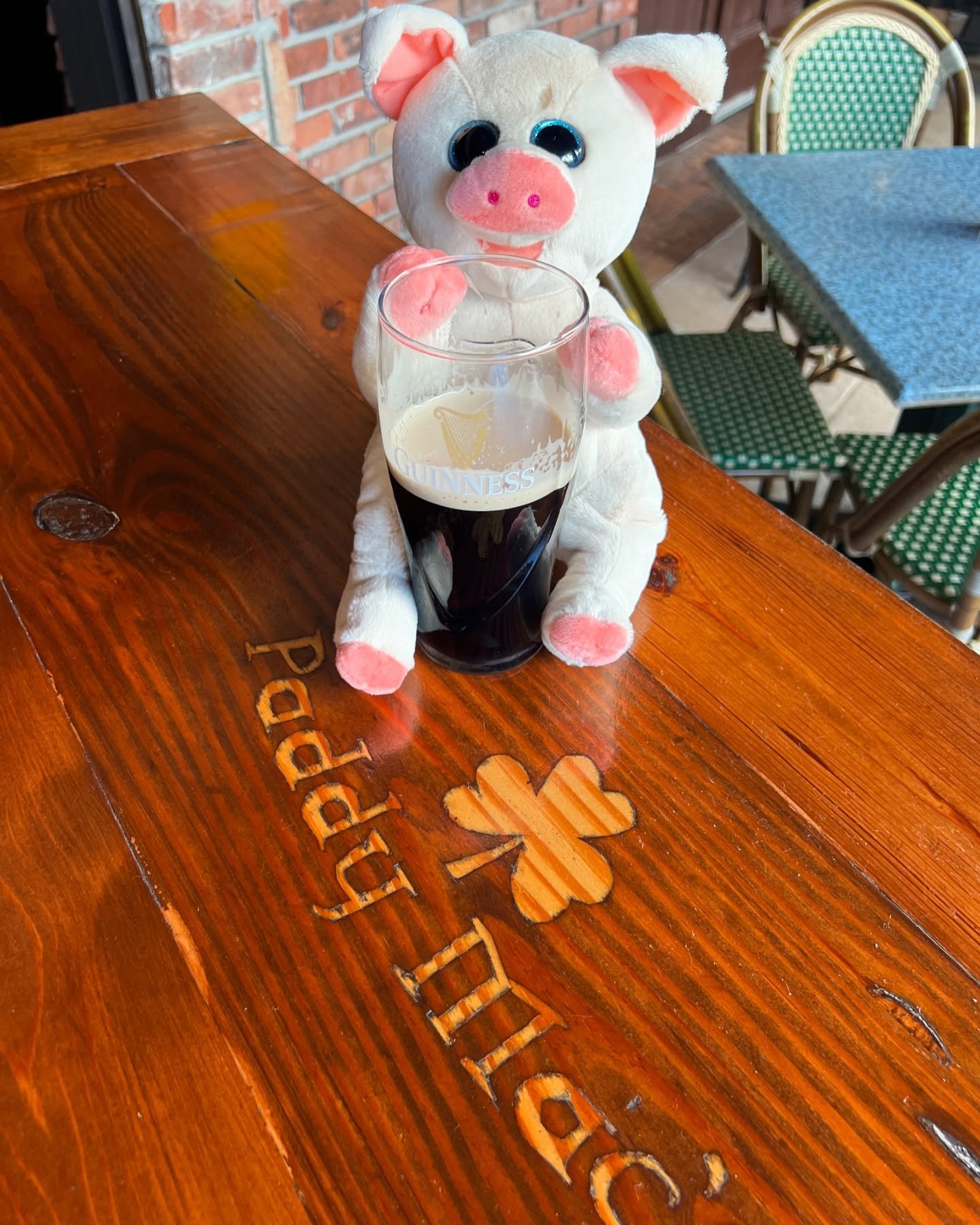 Tag your bestie &amp; get ready for a sizzling Saturday! Join us at Paddy Mac&rsquo;s for a good old-fashioned PIG ROAST &mdash; good food, cold drinks, and great vibes! The must attend event of the summer 🐽🔥☀️
