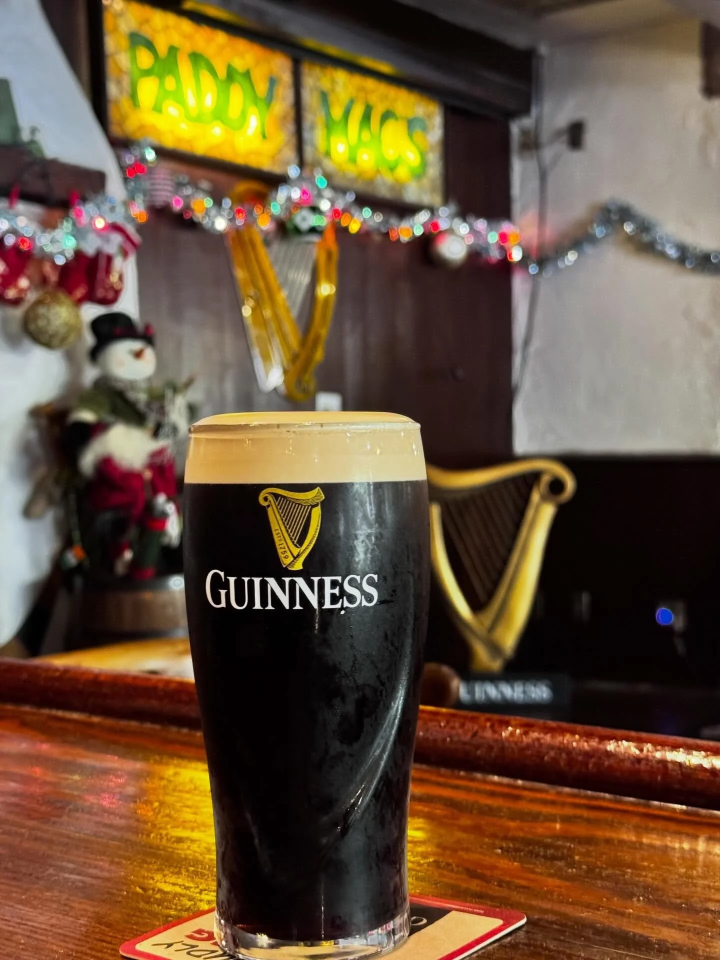 Great beer. Warm lights. Better company.
Join us for Happy Hour at the bar&mdash;your pint is waiting.