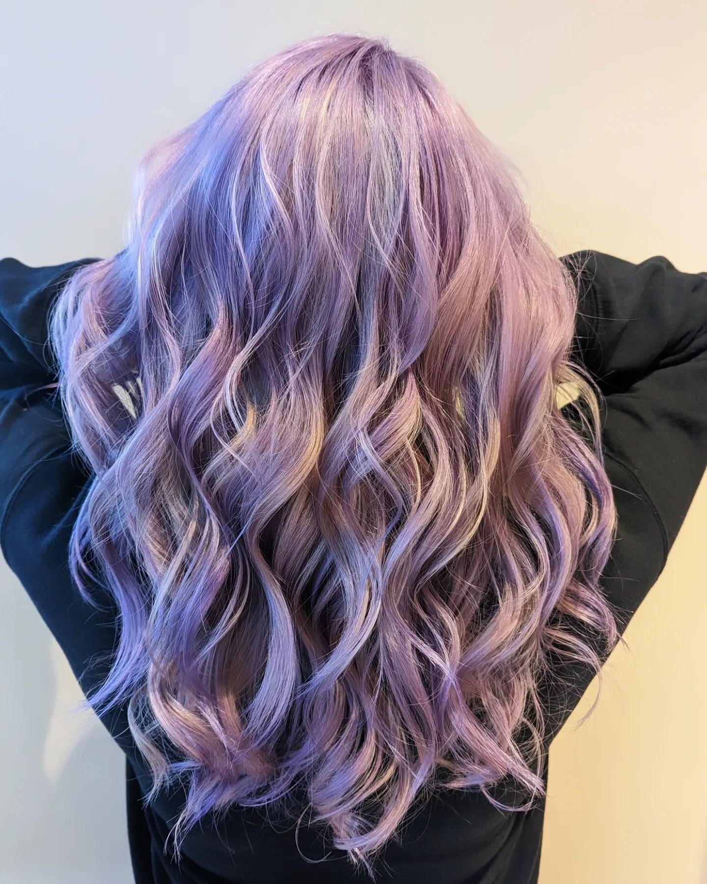 These Beautiful Ice and Lilac Ribbons, took a good 5 hours of Color Correction!
&bull; 
I tried to race the Sun going down to get natural lighting, it's not the best indoor lighting but I couldn't pass up these Before and After pics! 😲 
&bull;
SWIPE