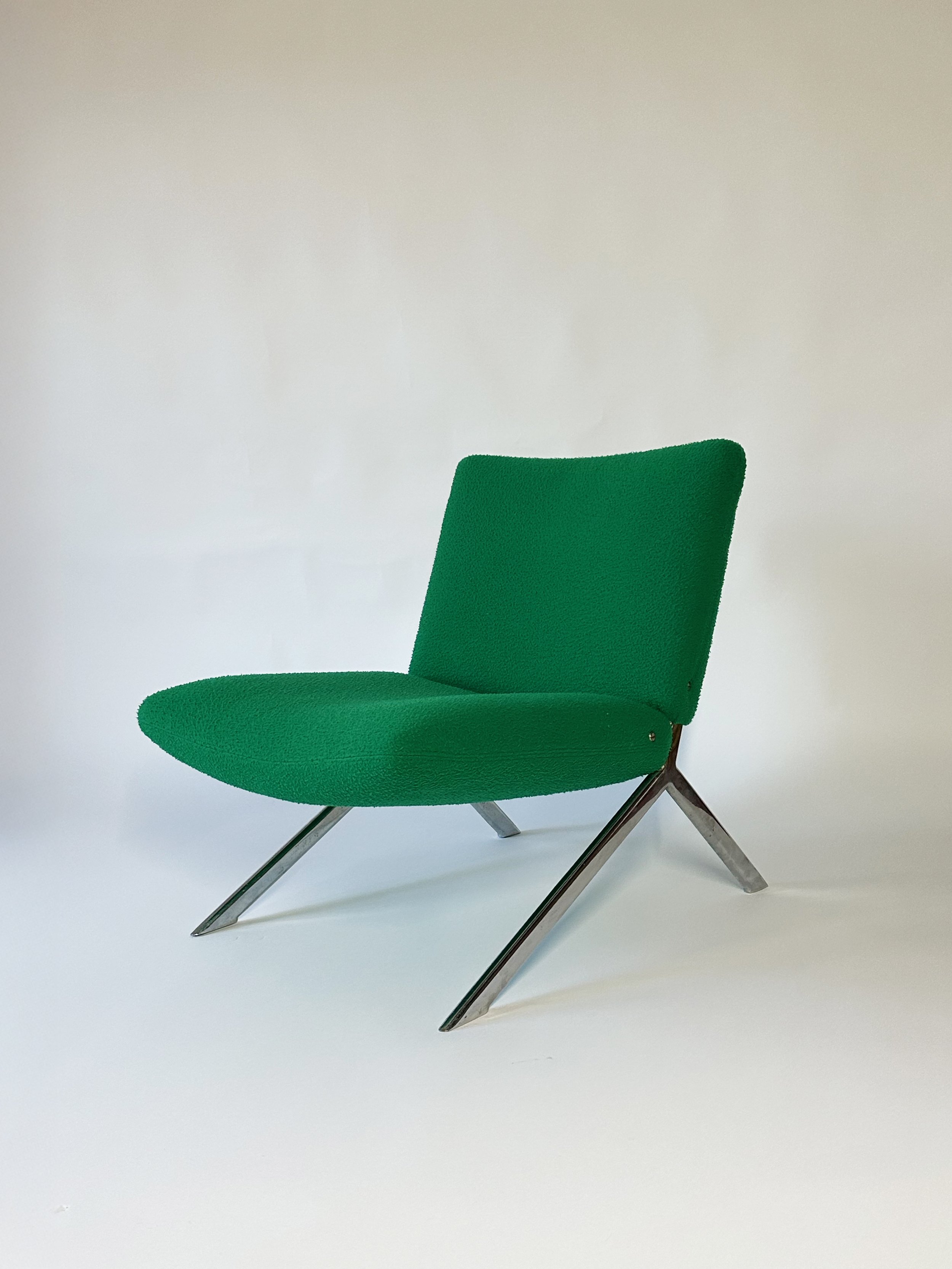 GREEN VINTAGE LOUNGE CHAIR.jpg