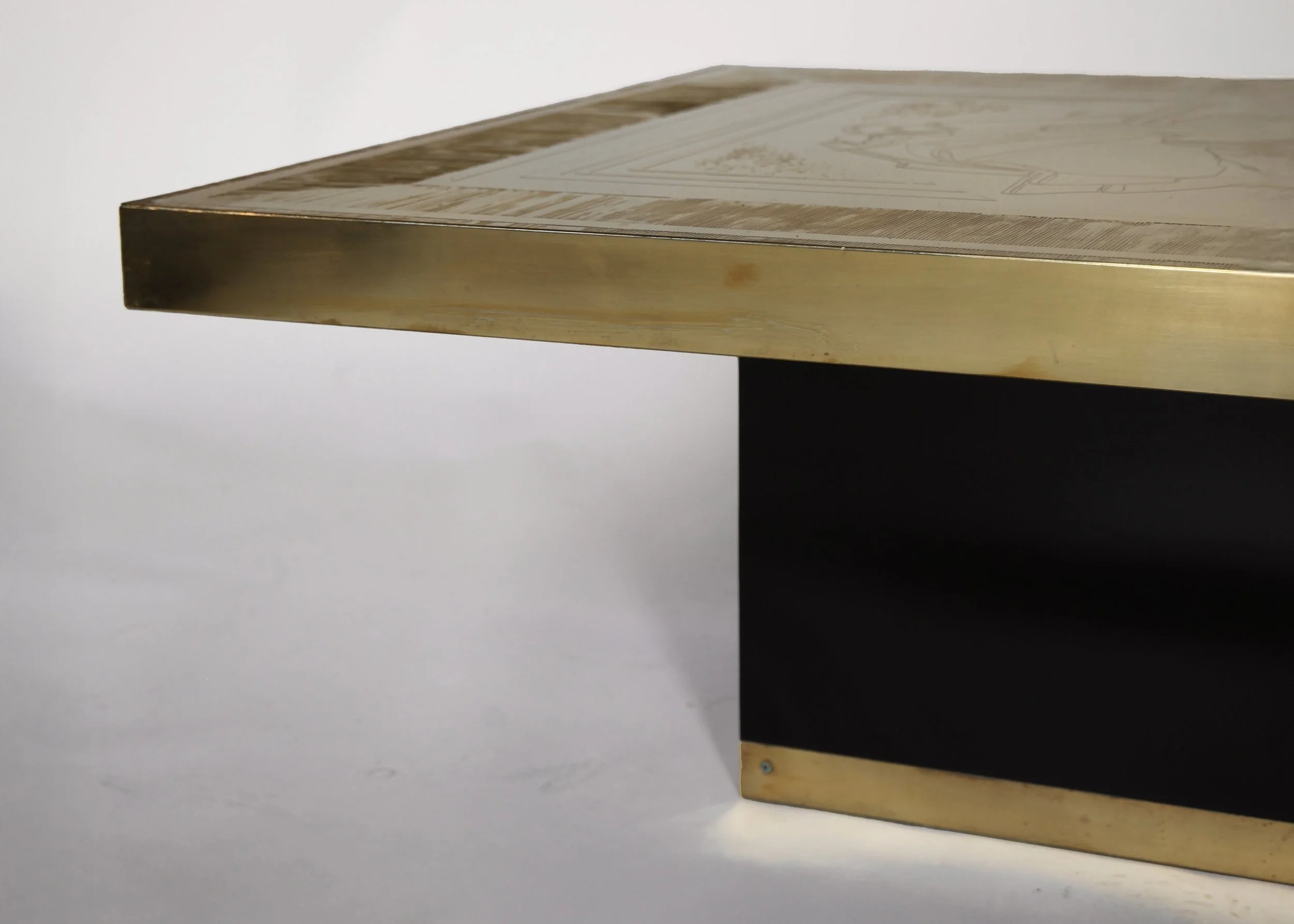 golden table ricco d lova creation 2.jpg