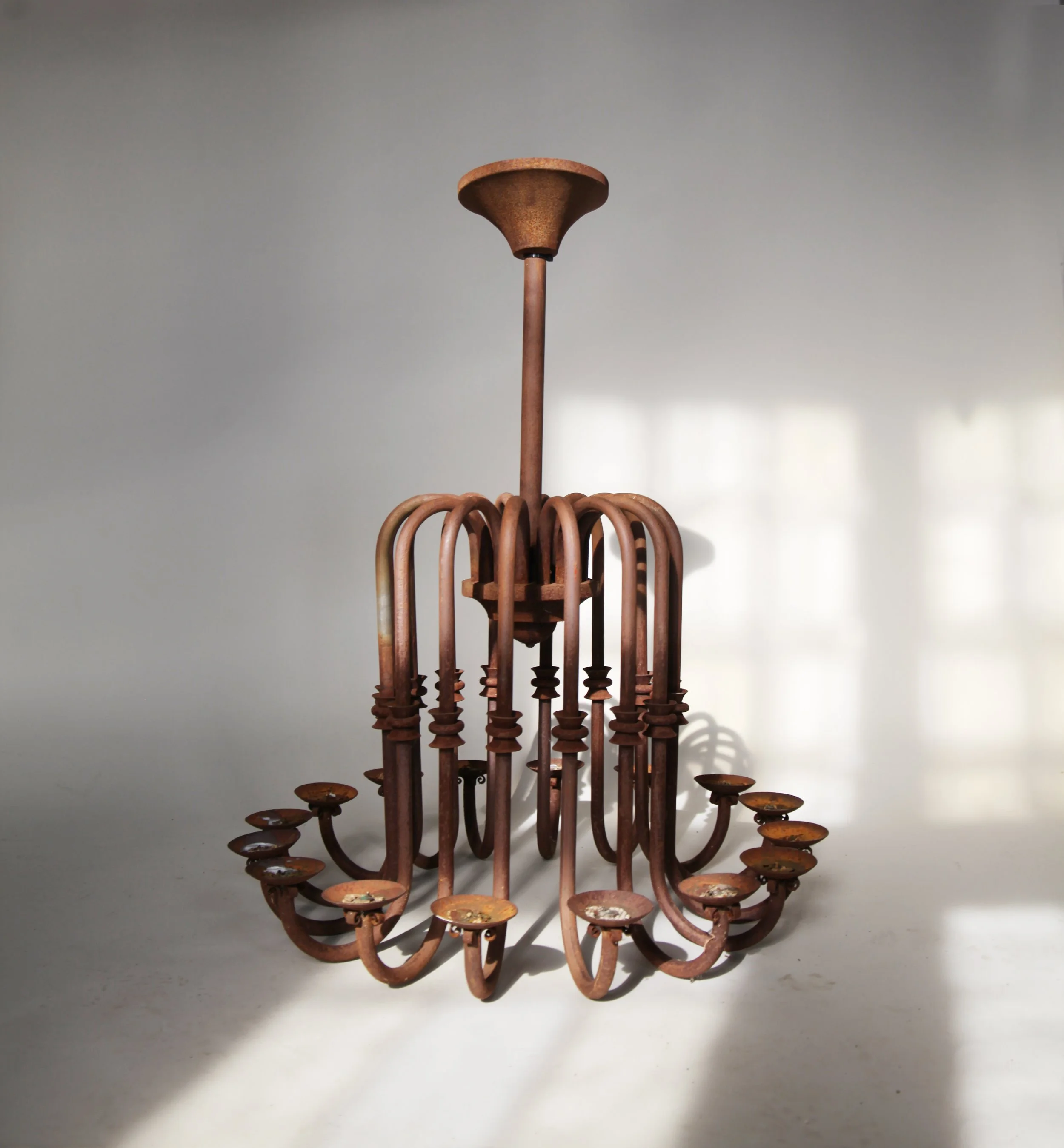 Antique castle chandelier 16 arm.jpg