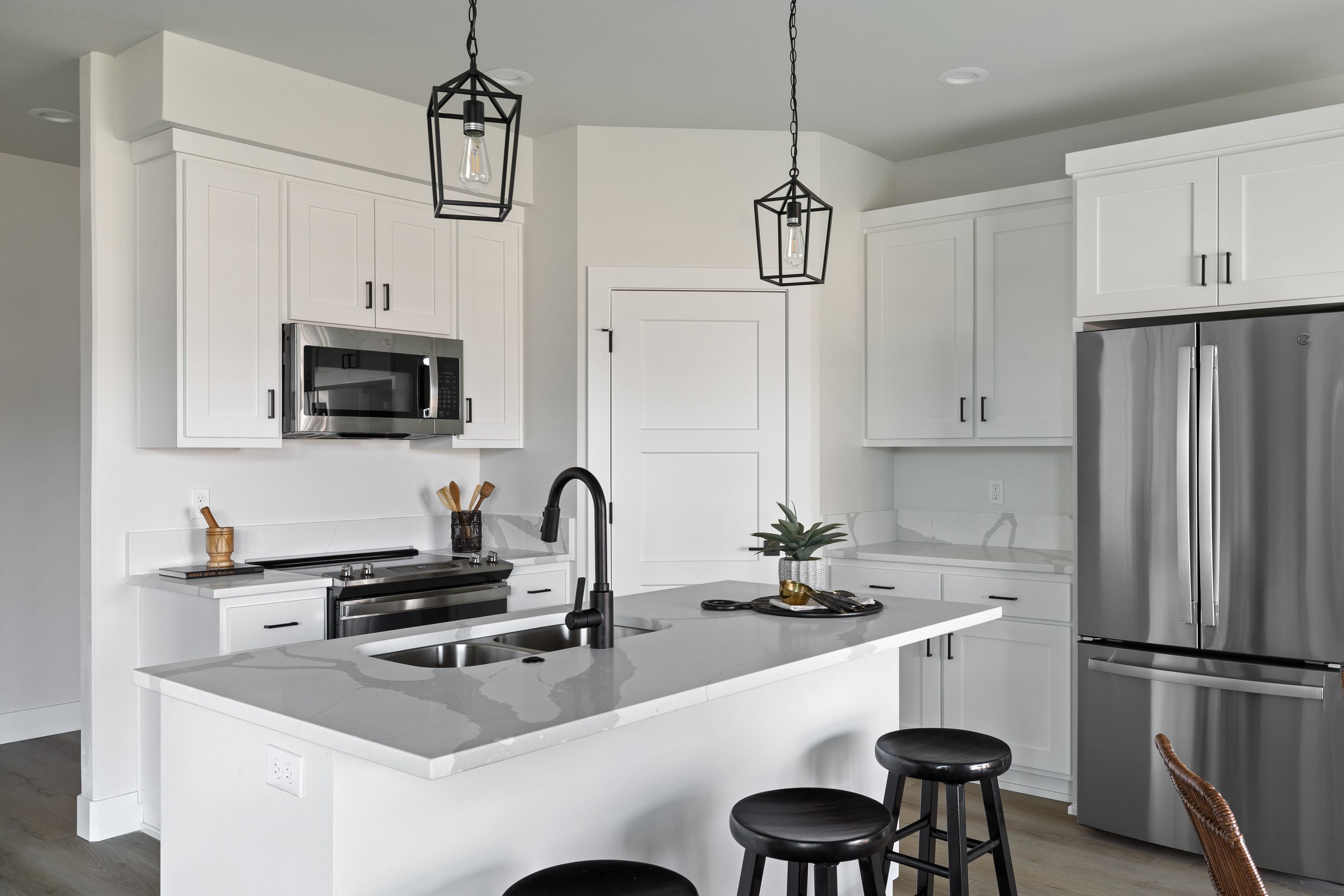1349 Dalton Ct Monmouth - HD -10.jpg