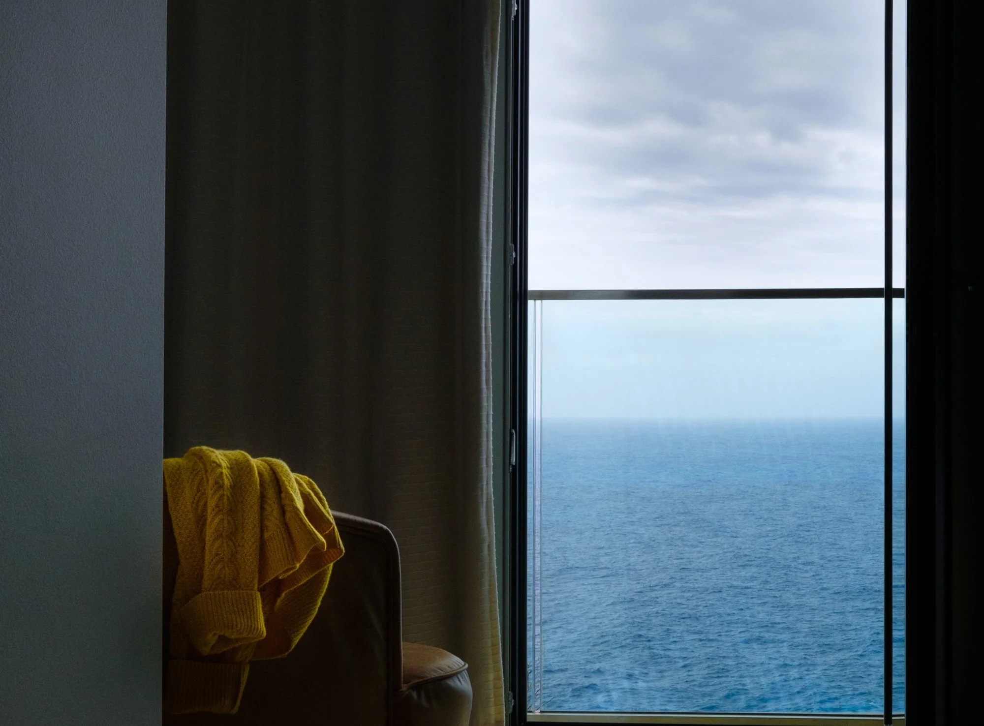 Yellow Cardigan (Port de Soller, Mallorca)
